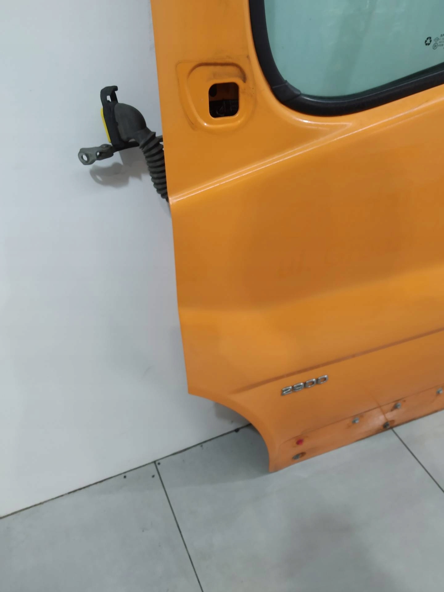 door left front POMARANCZOWE Opel Vivaro and (2001-2014)
