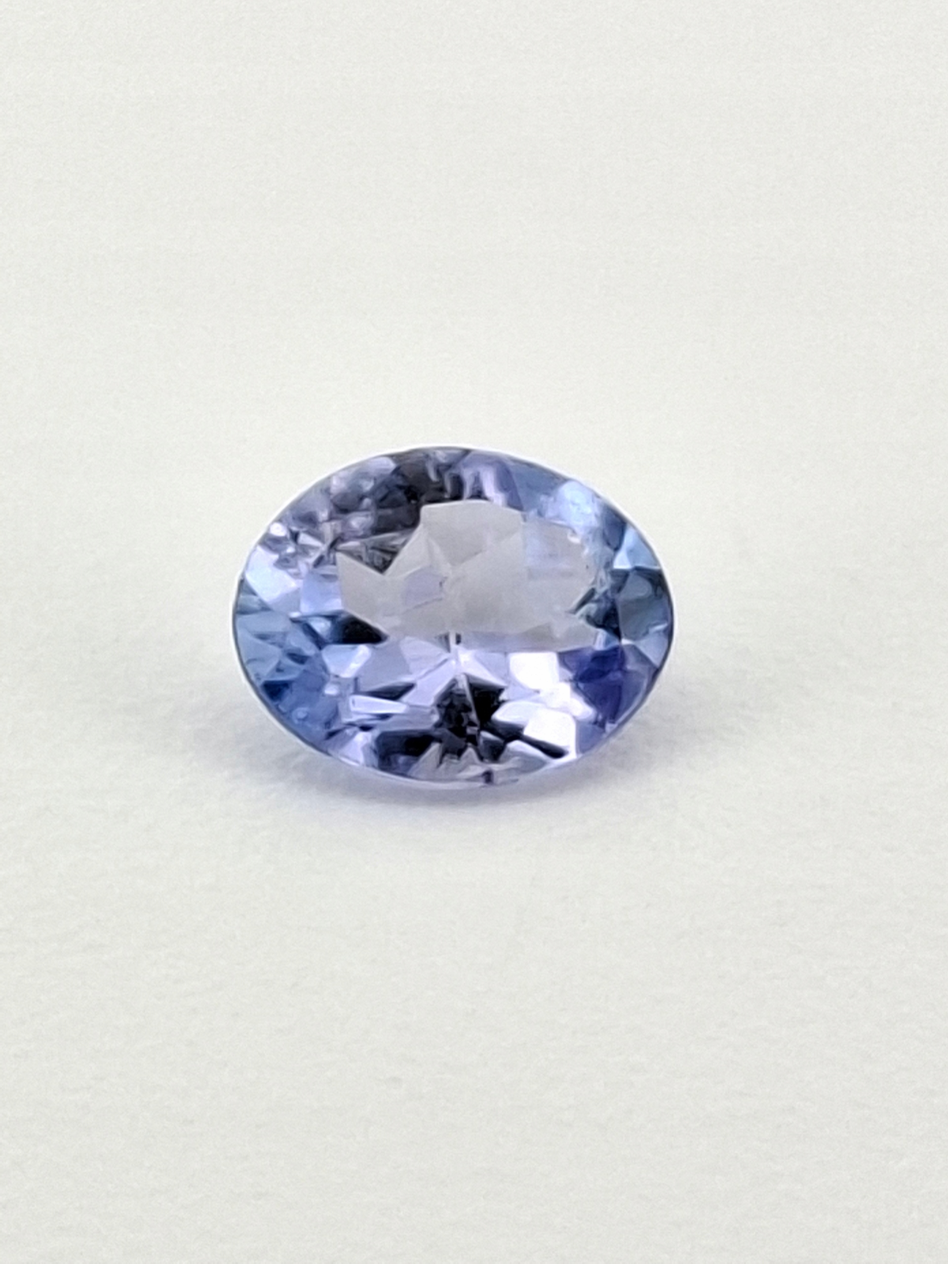 Naturalny Tanzanit Owal 4 x 6 mm.