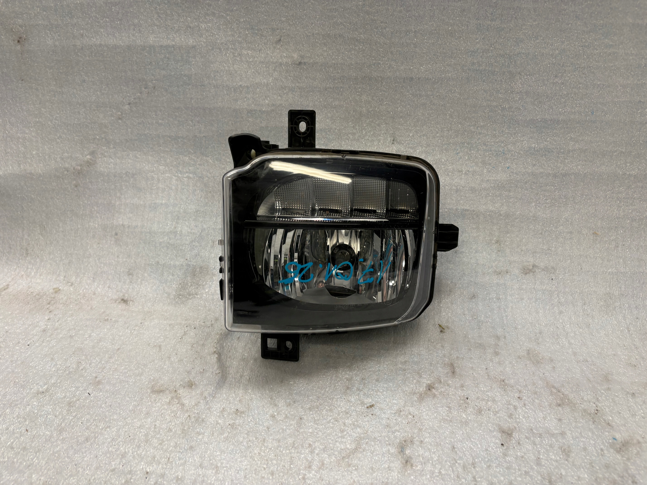 vw ГАЛОГЕН led правый 2GM941662A 03.11.2022