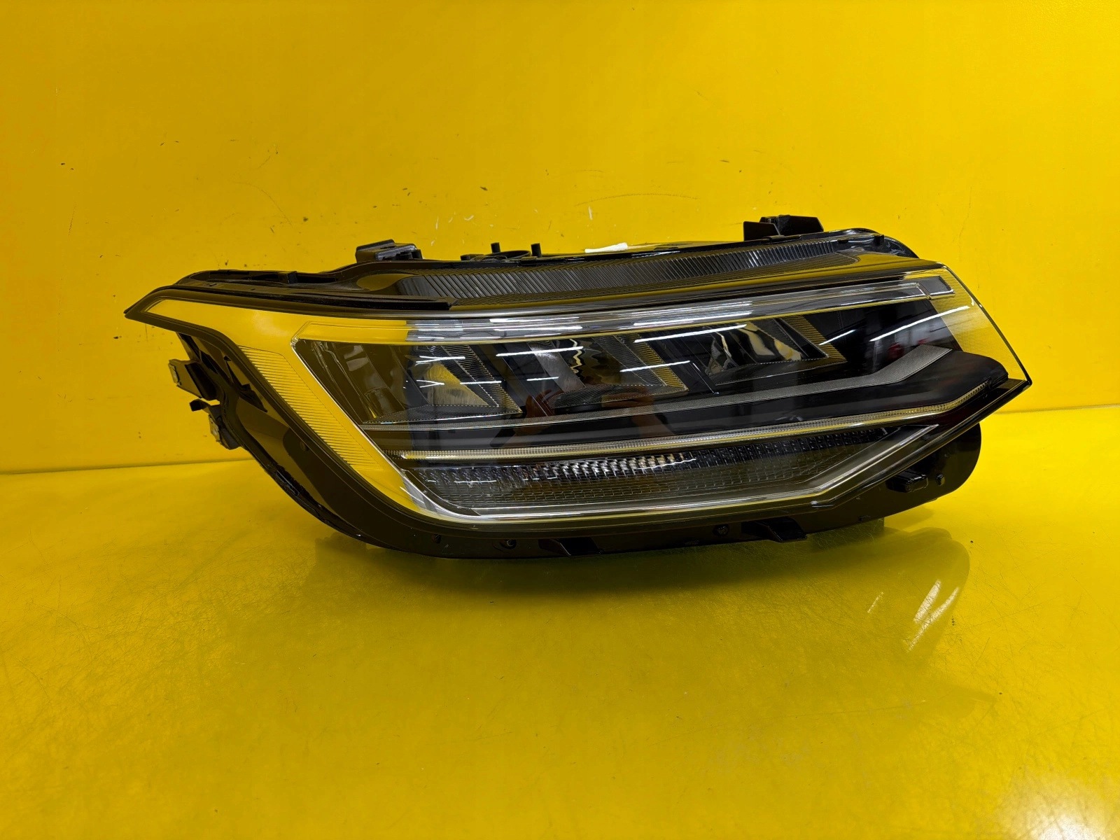 light right VW Tiguan Allspace 5NN Full Led 5NN941036B