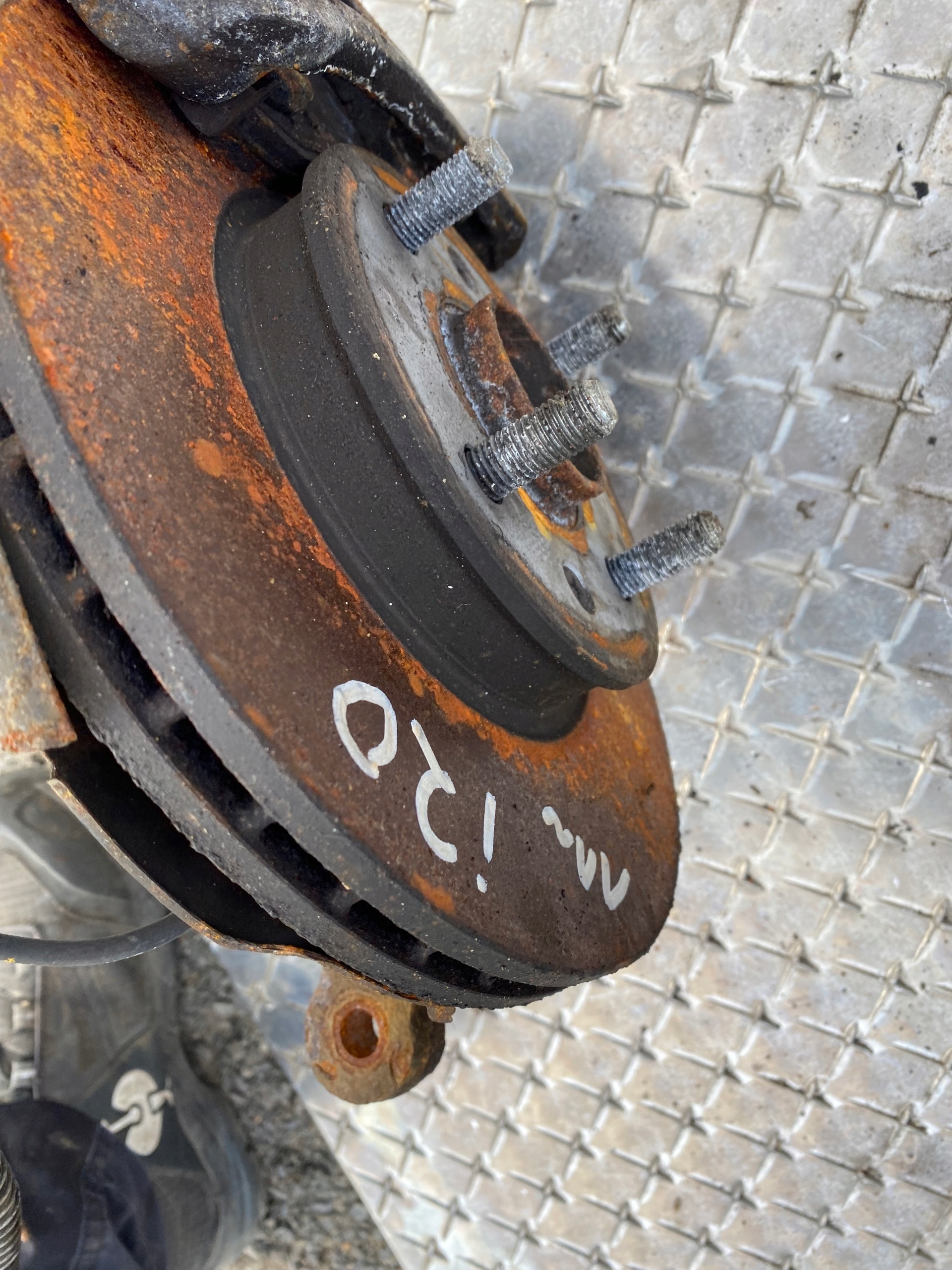 HYUNDAI i20 and complete McPherson swing right front