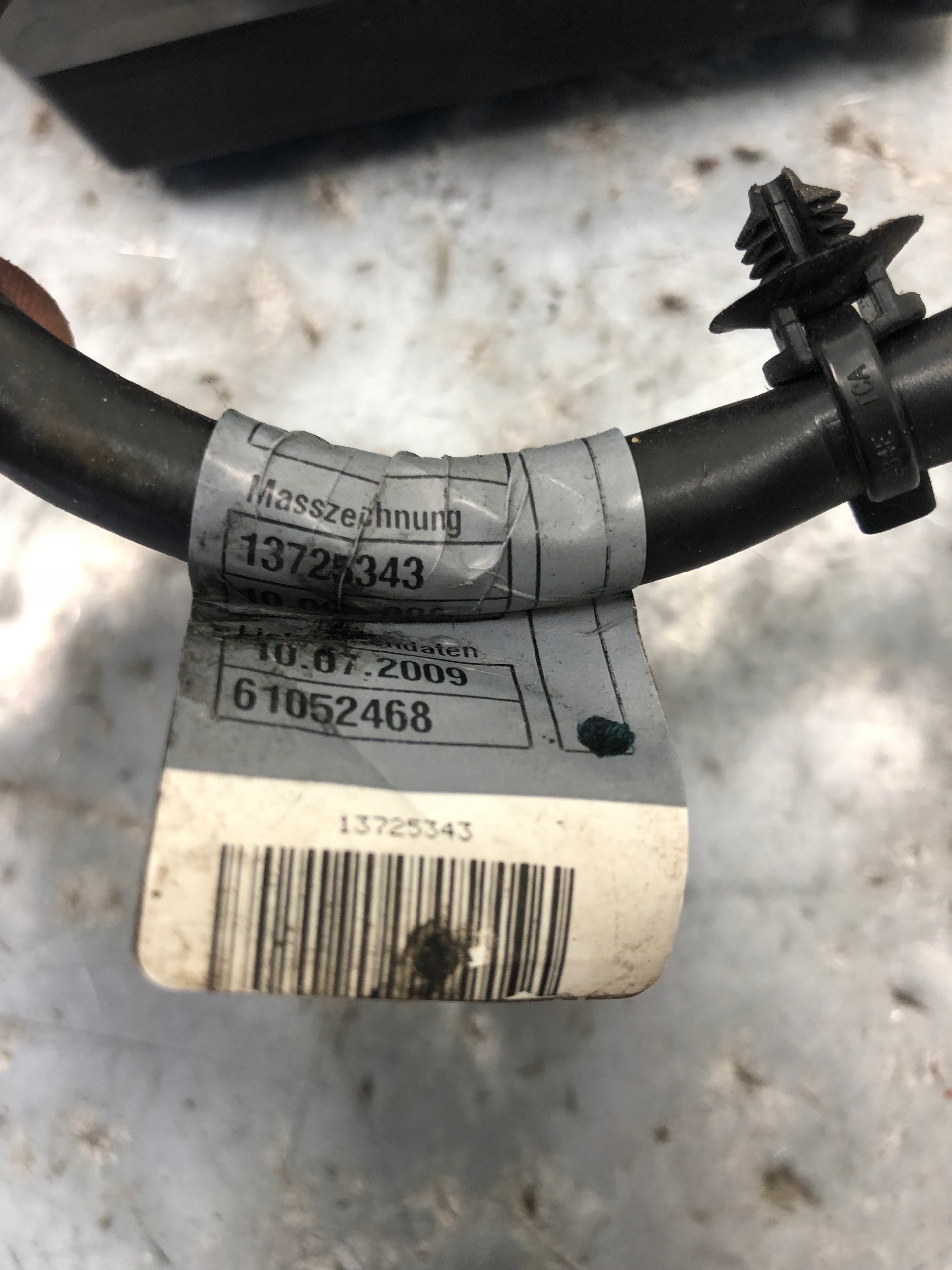 Klemme AKUMULATORA MERCEDES W204 A2075400240