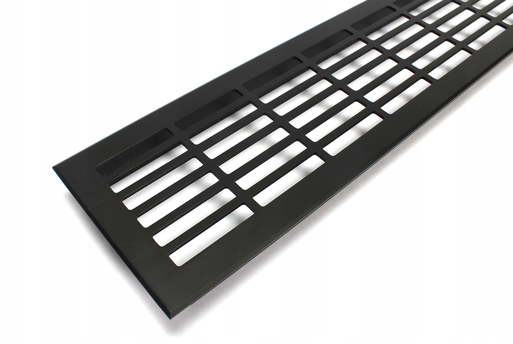 

Kratka Wentylacyjna Alu Czarna 80x480mm Amix