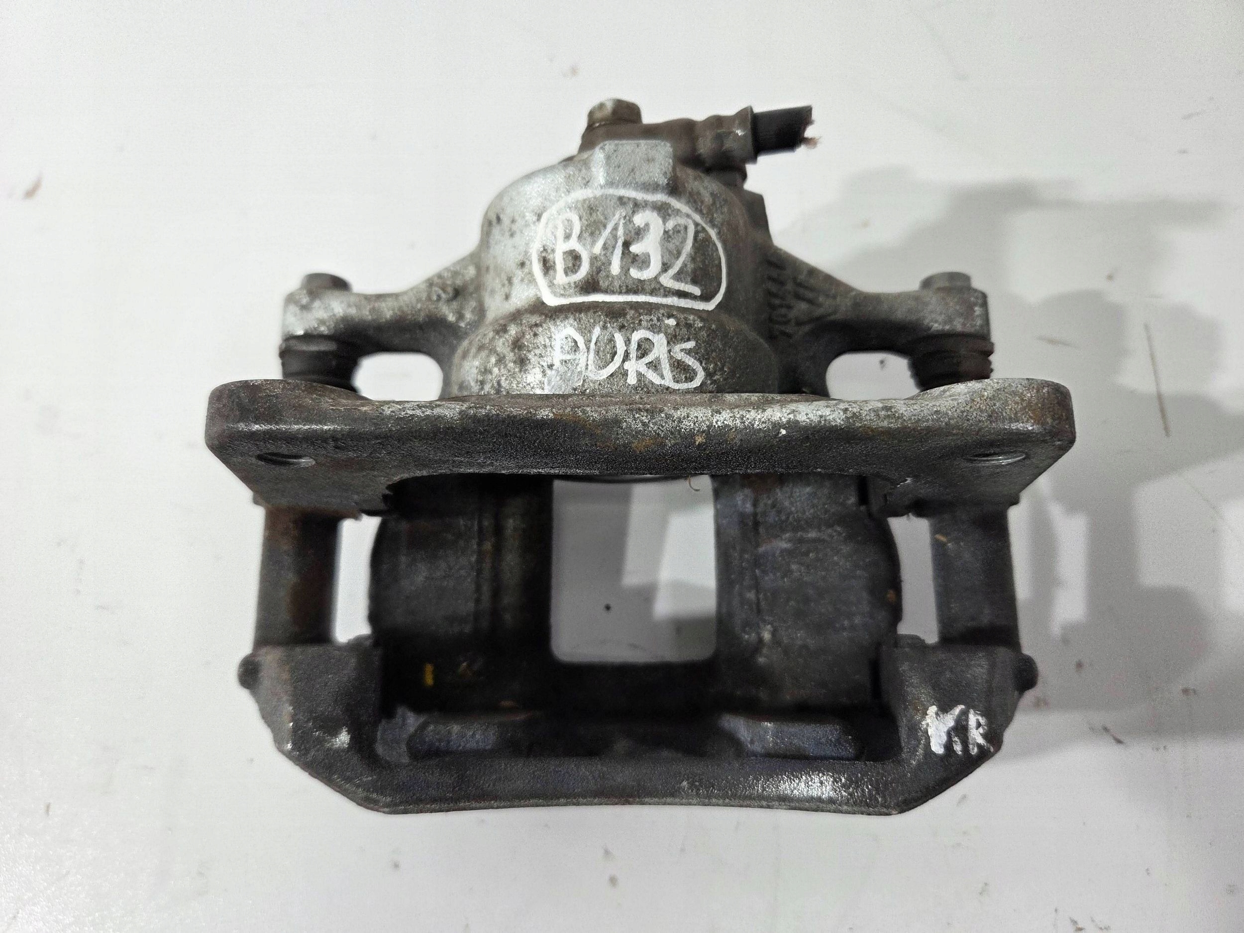 Toyota Auris II E18 caliper brake front right (B132)