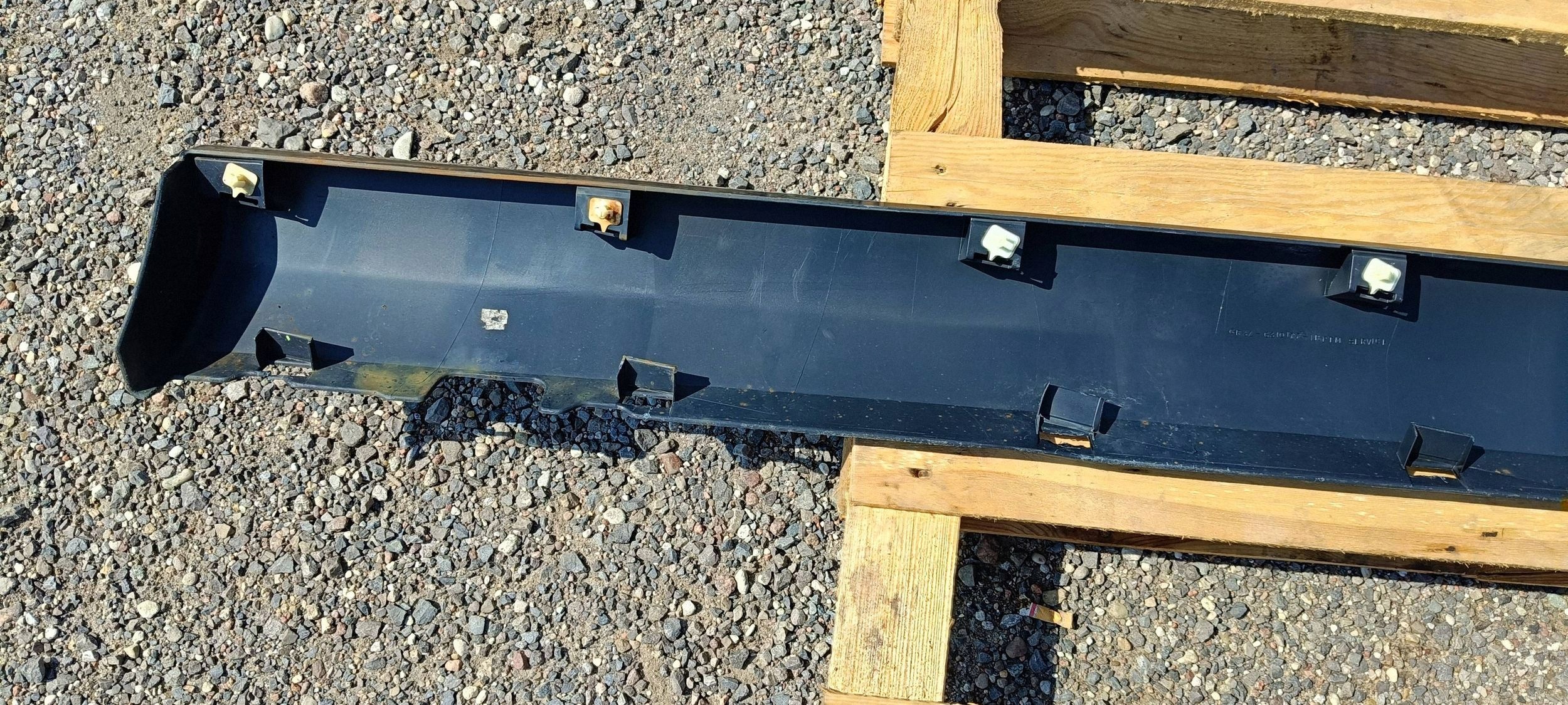 threshold moulding cap threshold left Ford Mustang 2005-2009