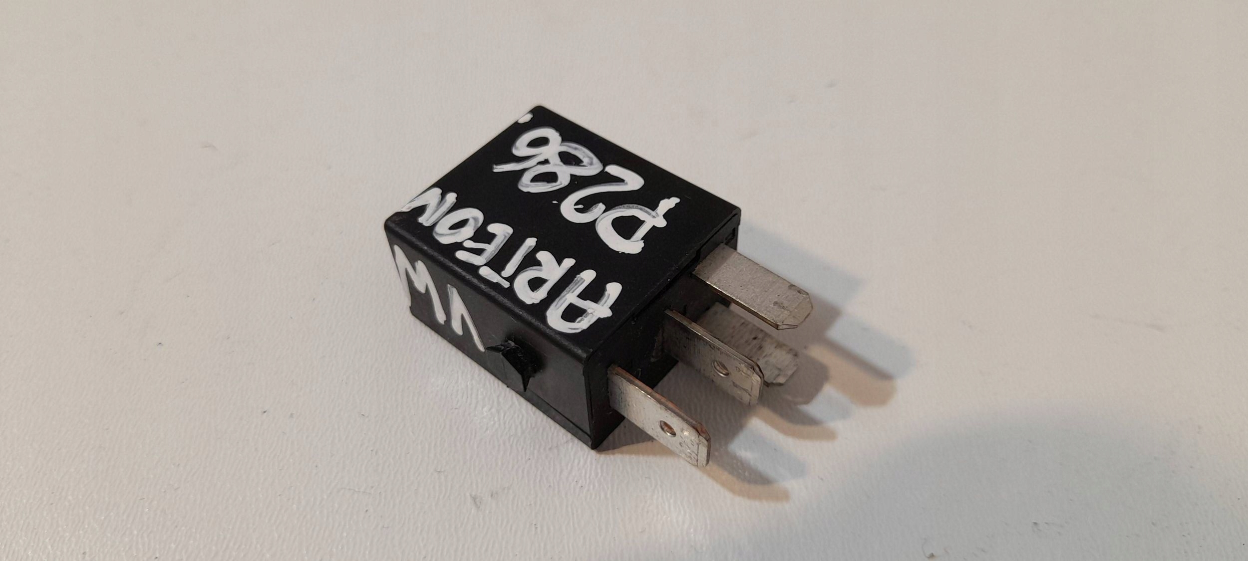 Volkswagen VAG relay 3Q0951253 (P286)