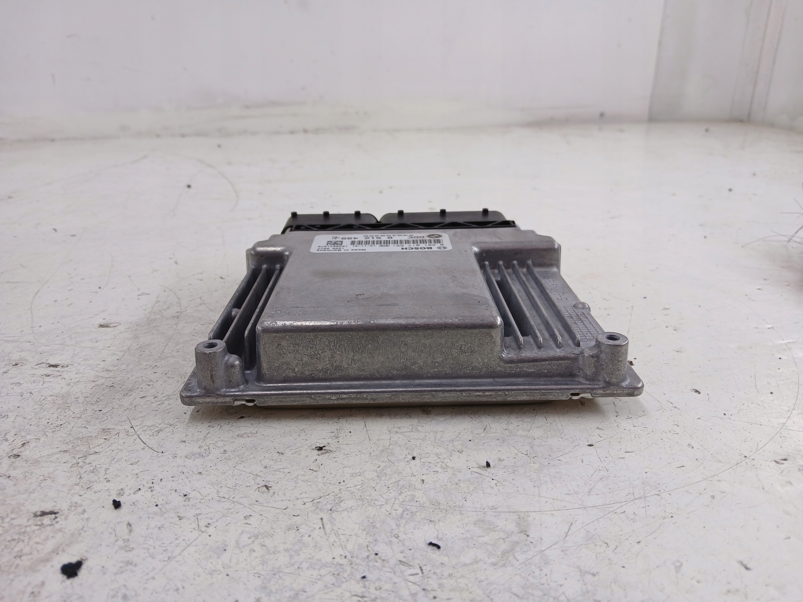 BMW E87 E84 2.0 D Bedienteil DES MOTORS 8512499