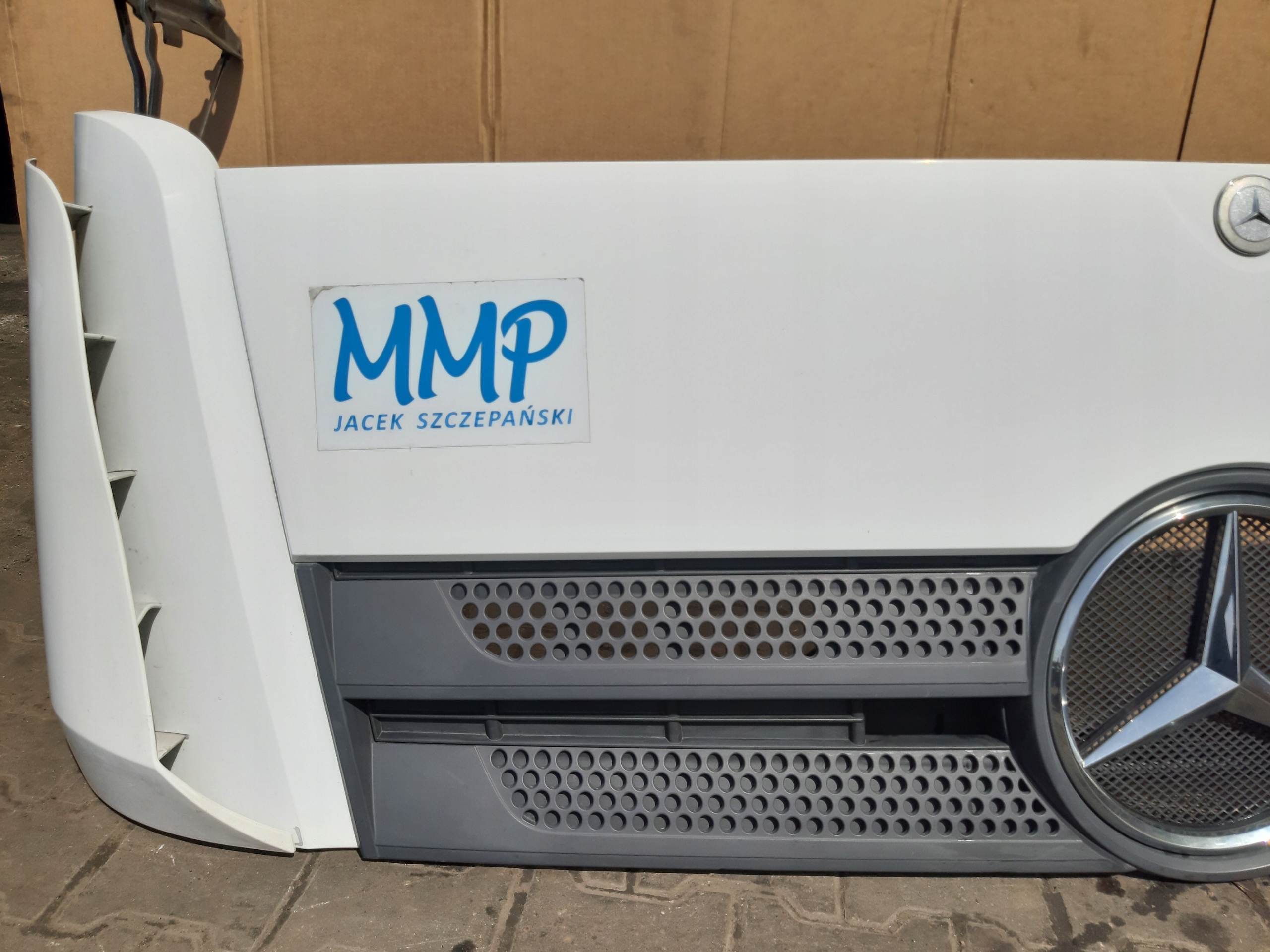 Capot Grille Logo MERCEDES ACTROS MP4 A9607500409