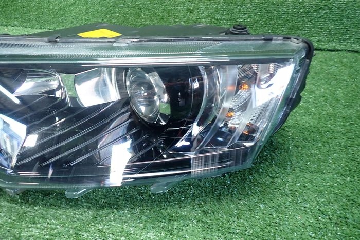 SKODA OCTAVIA III BI XENON 13-17 reflektor left light left 5E1941015B