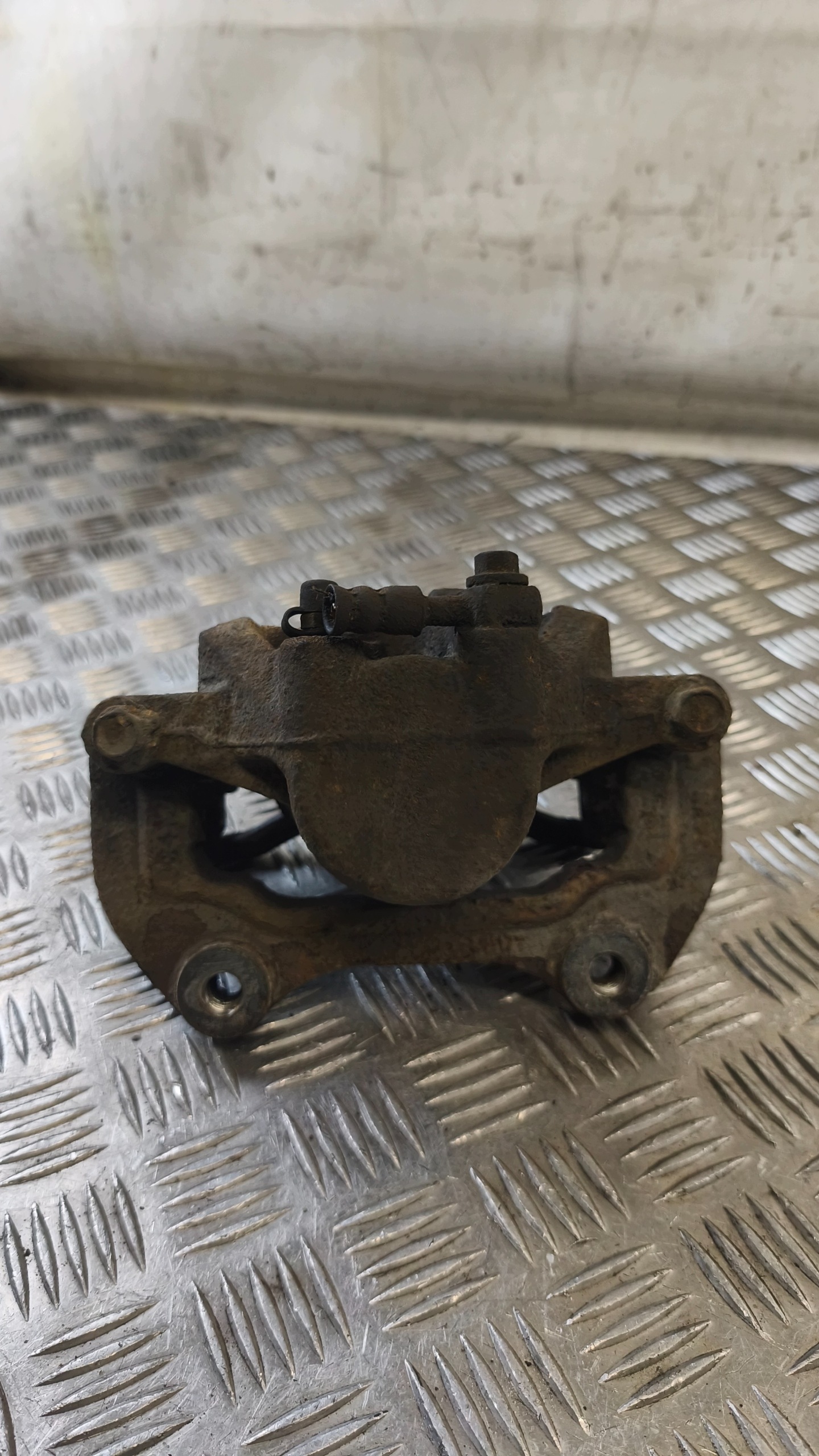 caliper brake left front OPEL INSIGNIE A 2.0 CDTI
