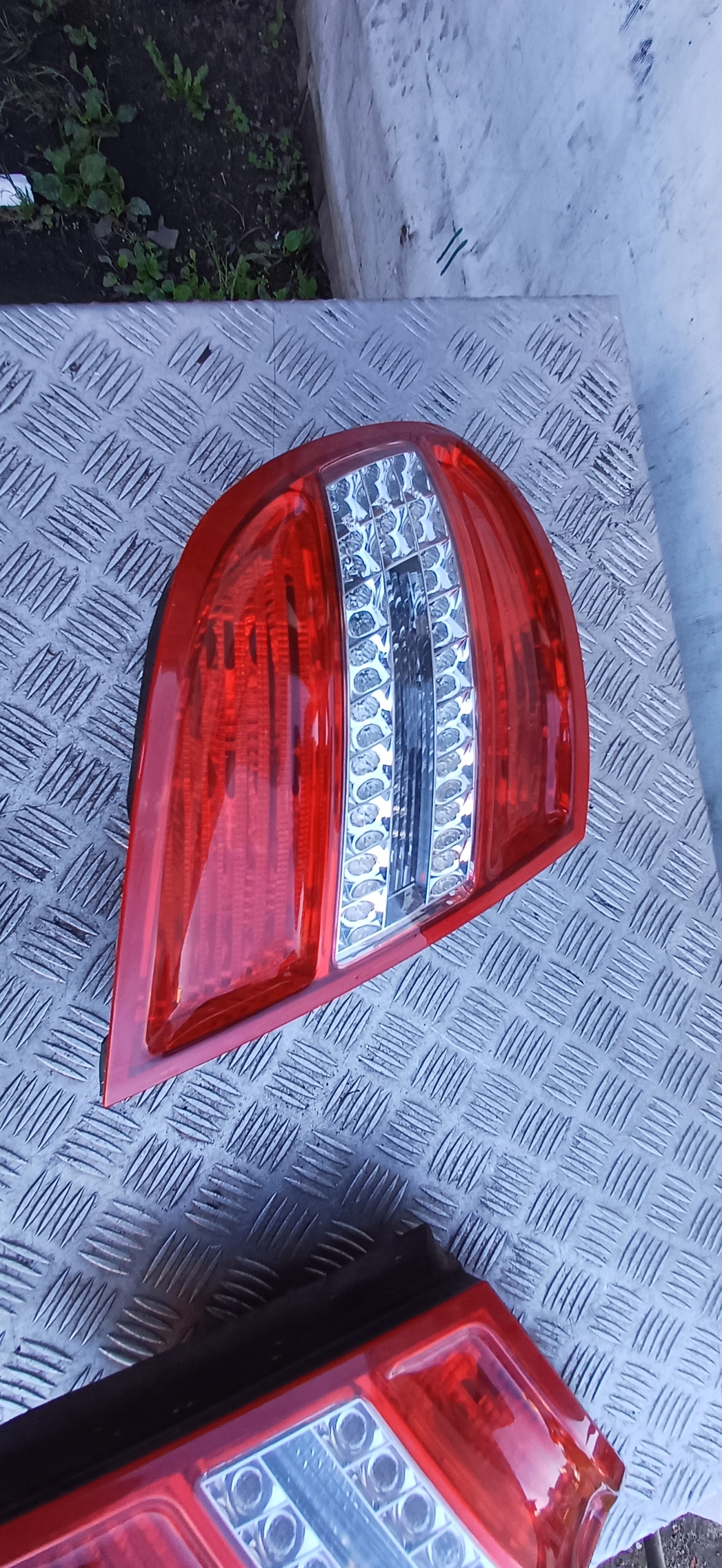 MERCEDES W204 Licht links heck oder rechts heck AVANTGARDE