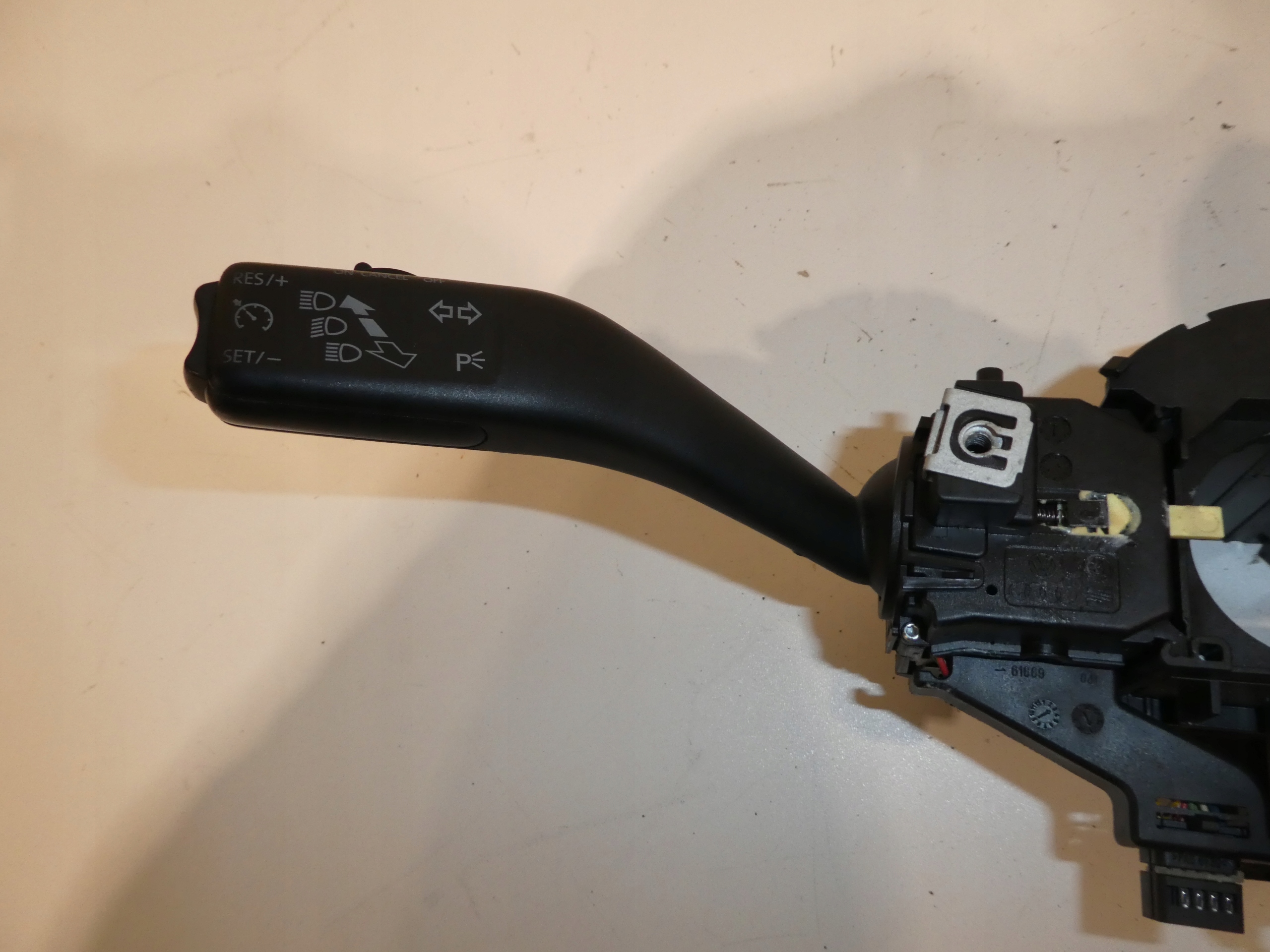 steering wheel levers and controls ring VW GOLF V 1K0953513G 1K0953519
