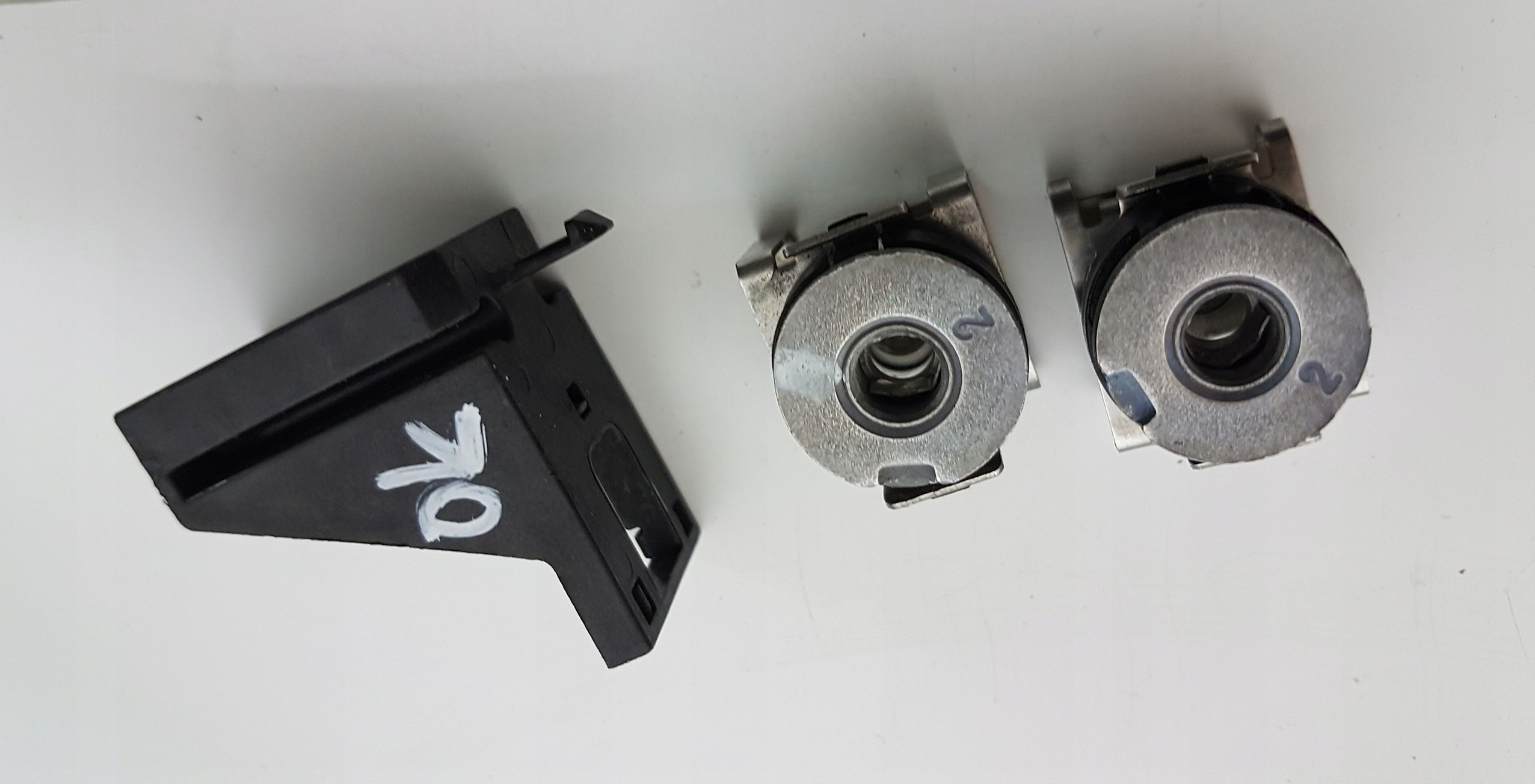 AUDI Q5 КОМПЛЕКТ MONTAZOWY REFLEKTORA0a941033