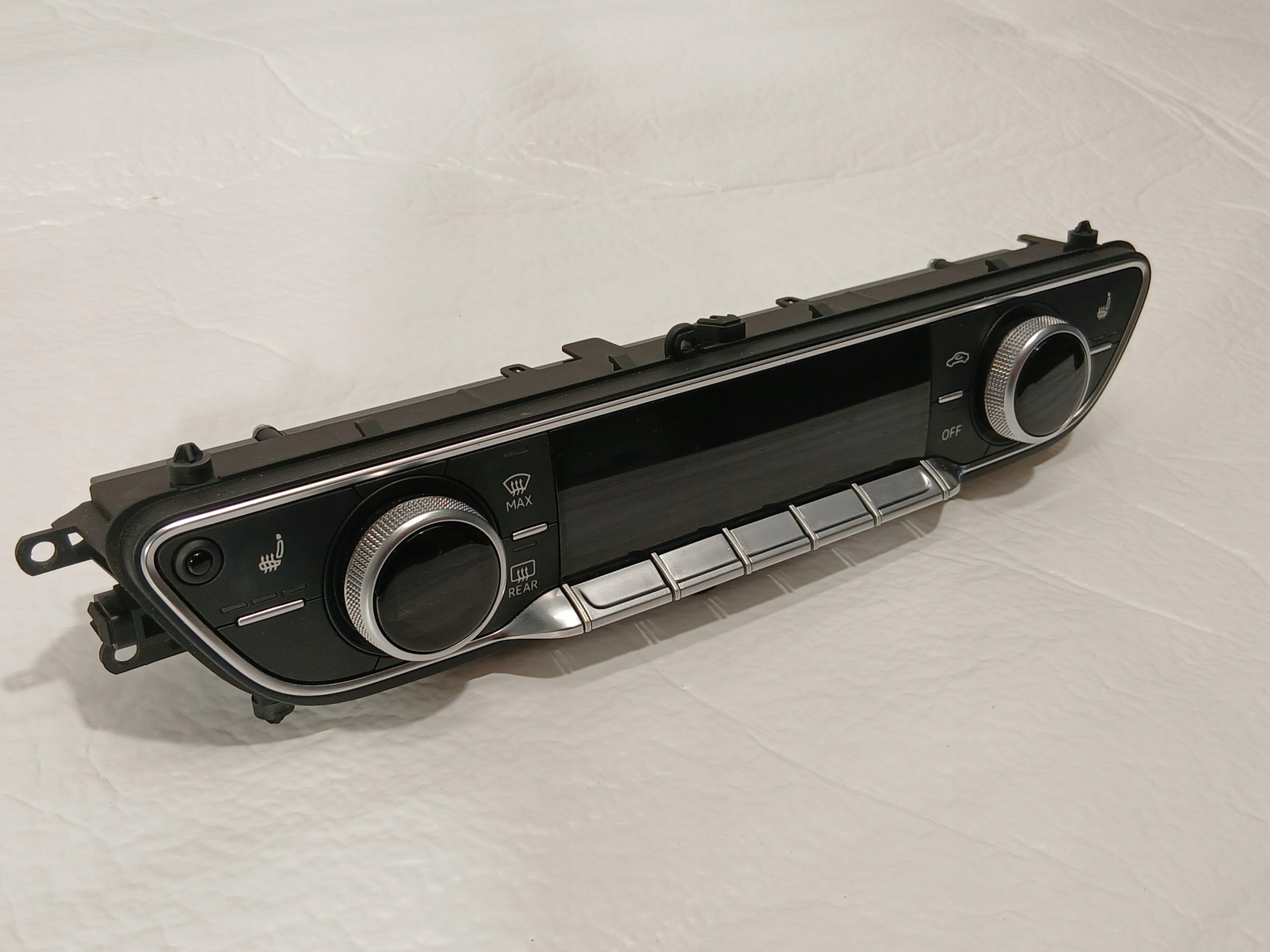 AUDI A4 B9 LIFT Unite commande clima Bouches buses 8W0820043T