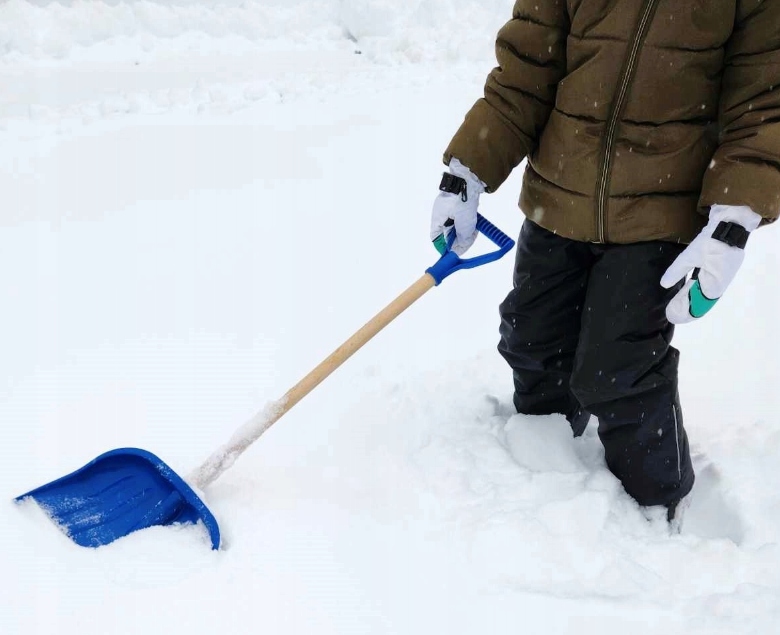 ŁOPATA DO ŚNIEGU DLA DZIECI KPL. SUPER JAKOŚĆ FV Kod producenta 5211601938930533067