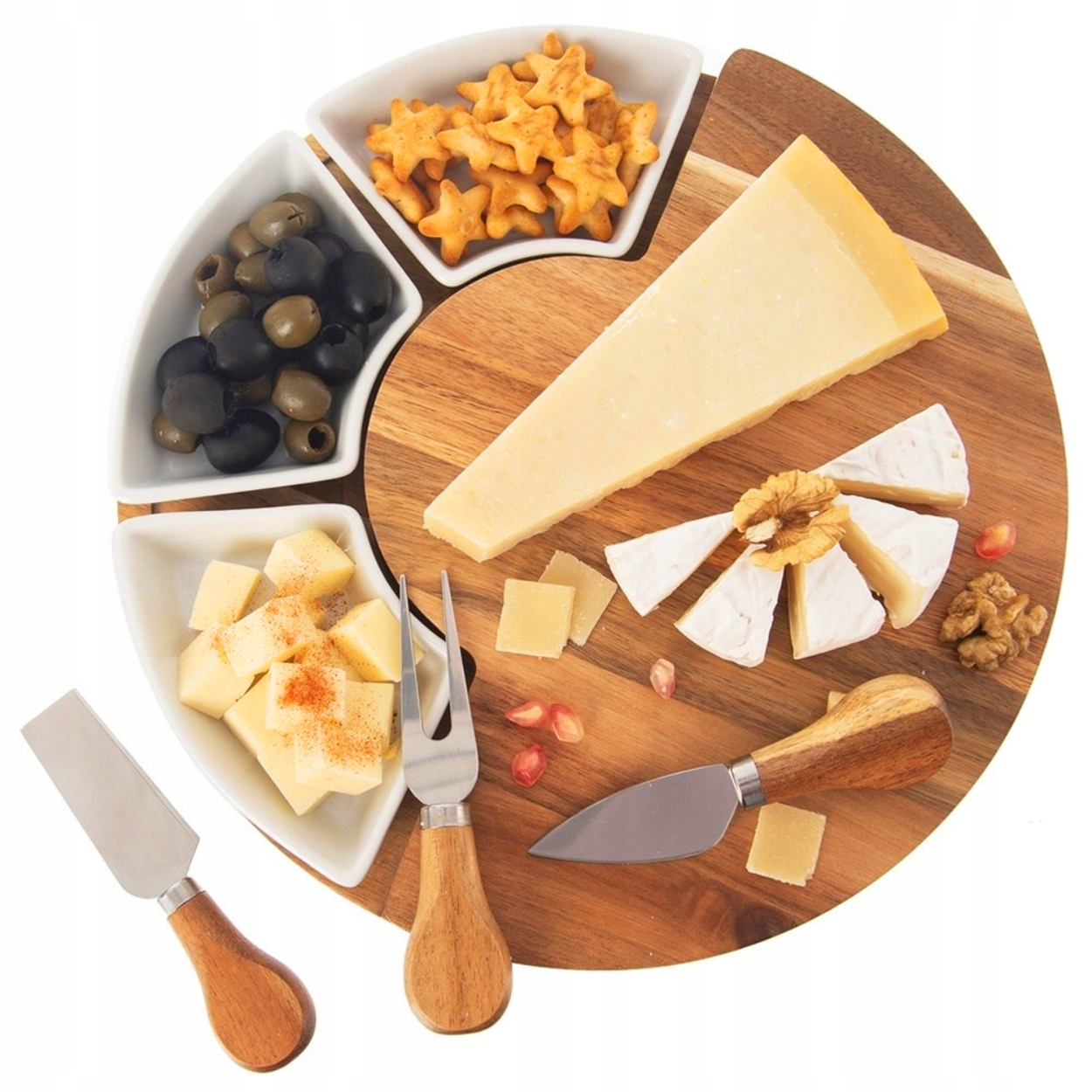 Dřevěná deska na sýry a uzeniny s miskami a noži