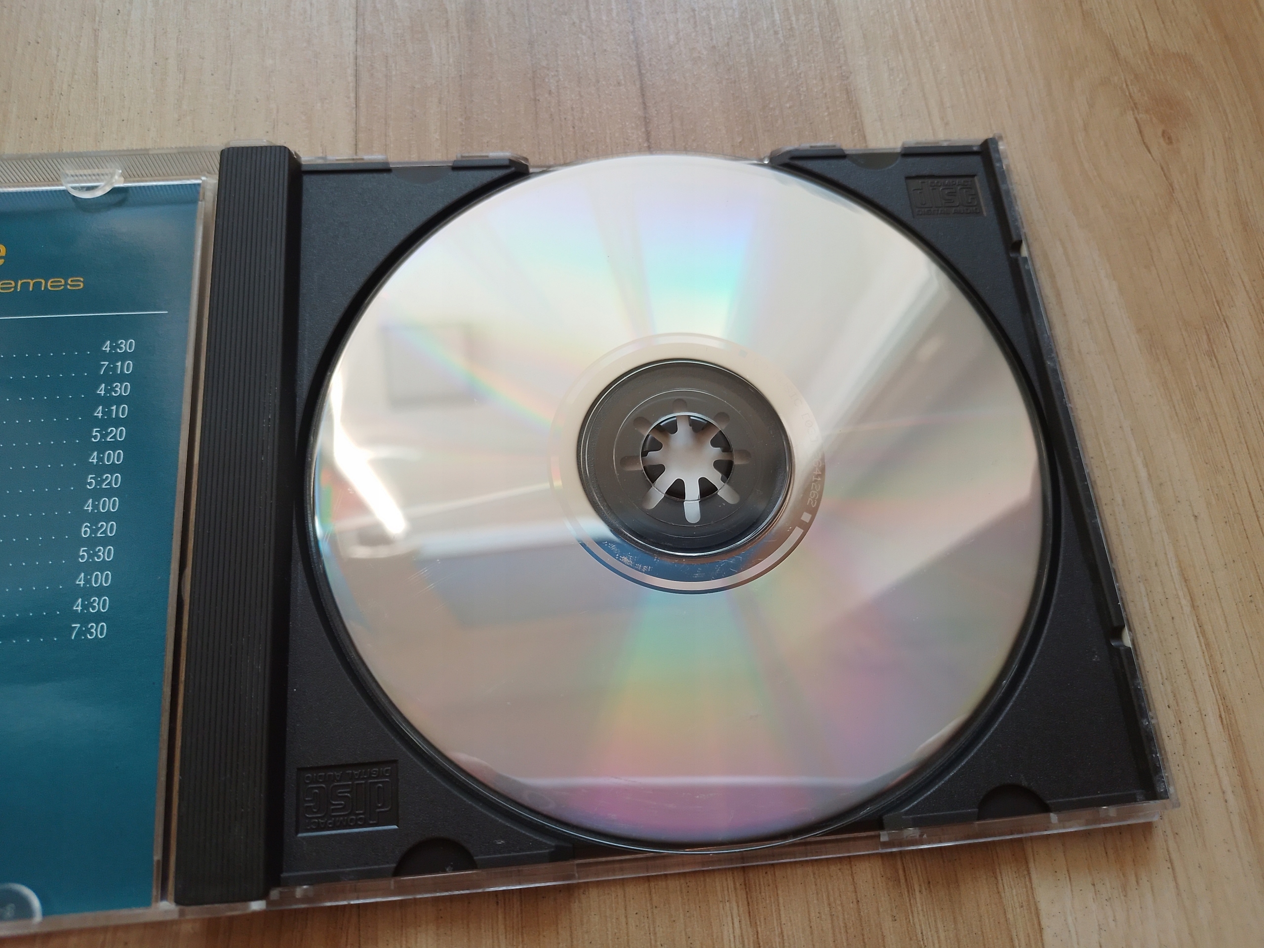 Space And Synthesizer Themes Crystalline CD Tytuł Space And Synthesizer Themes Crystalline