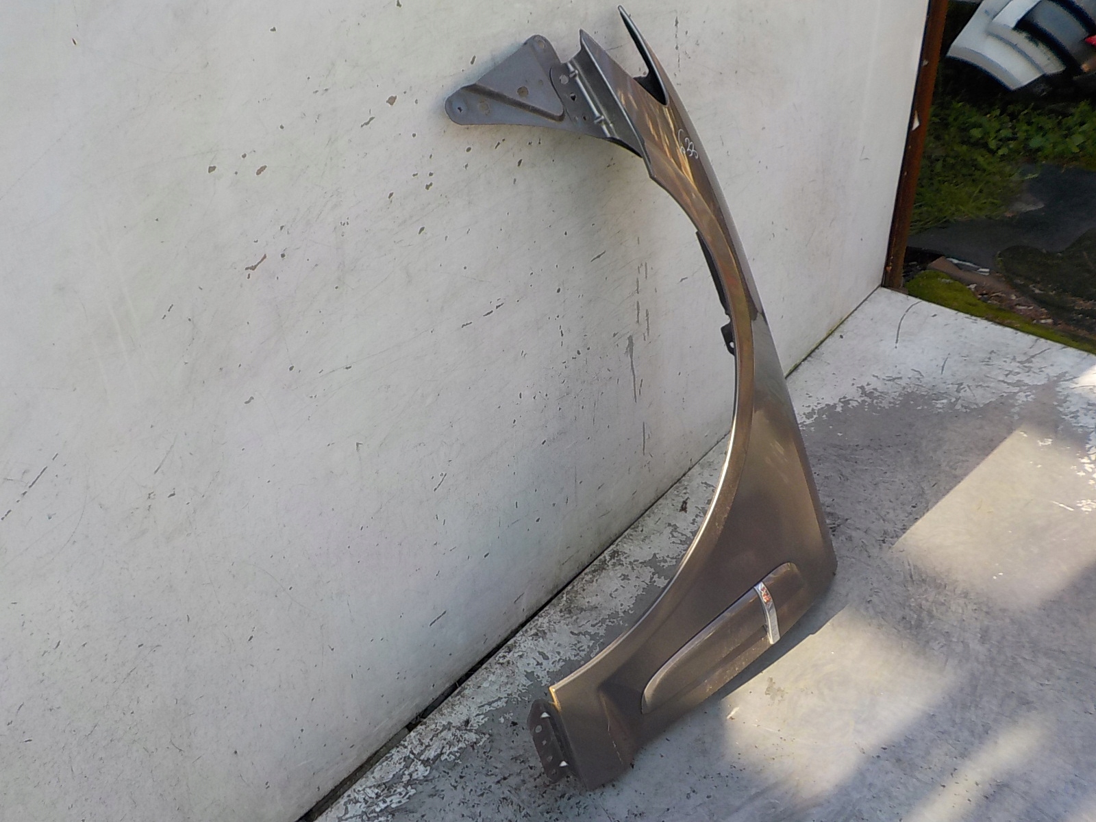 633 JAGUAR XF X250 fender left front front