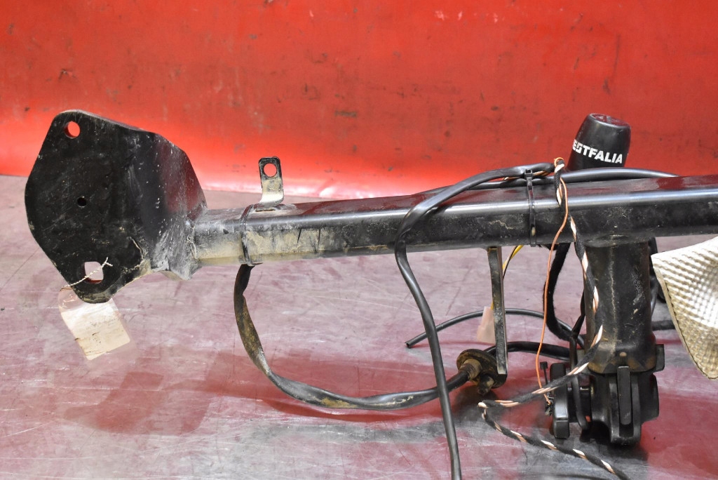 tow 6799414 BMW F20 5D HB 11-15