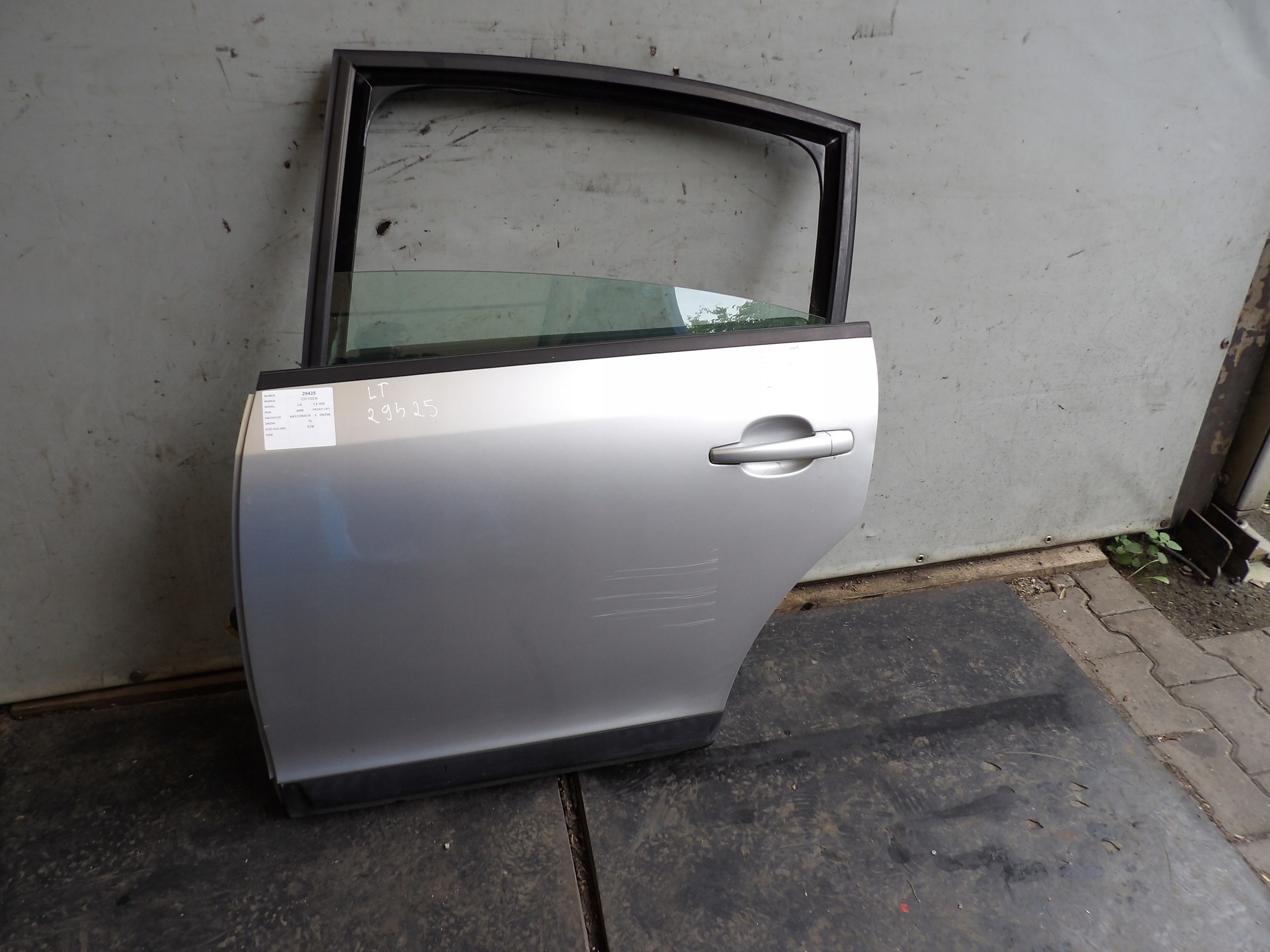 Citroen C4 door rear. left HB 5D lak. EZR