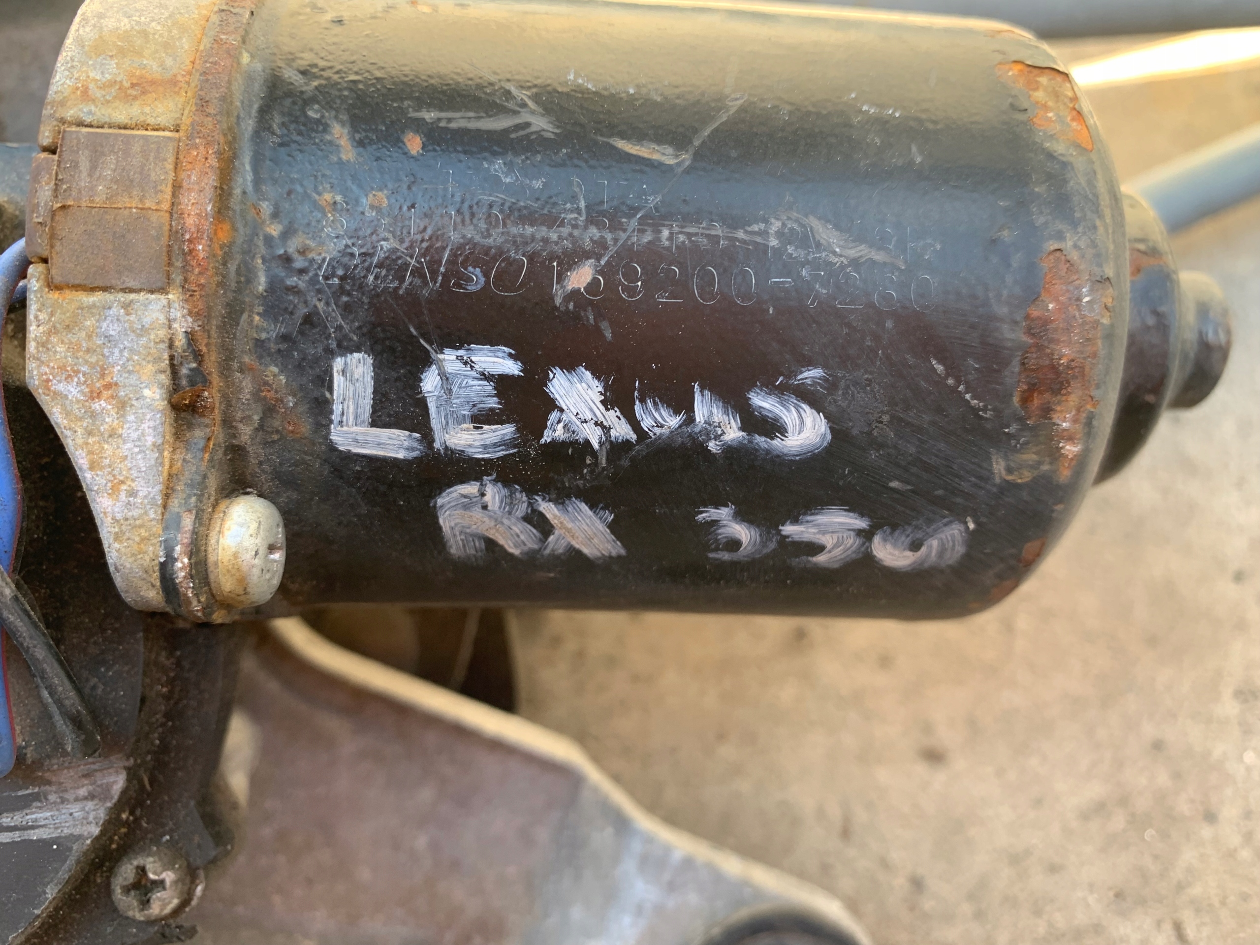 LEXUS RX350 wiper mechanism front