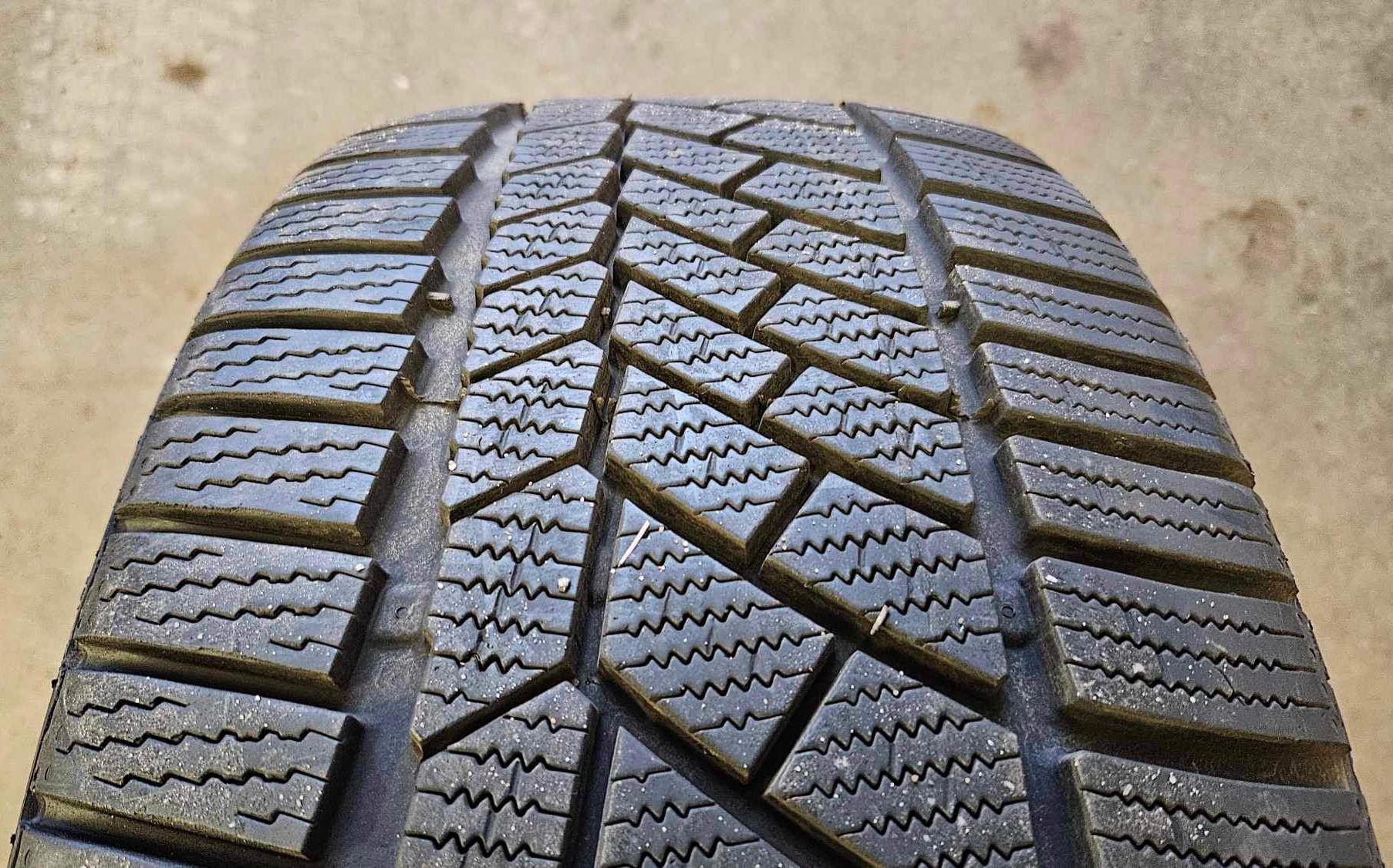 2x 225/40R18 92V Continental ContiWinterContact TS830P SSR / 7mm RUN FLAT