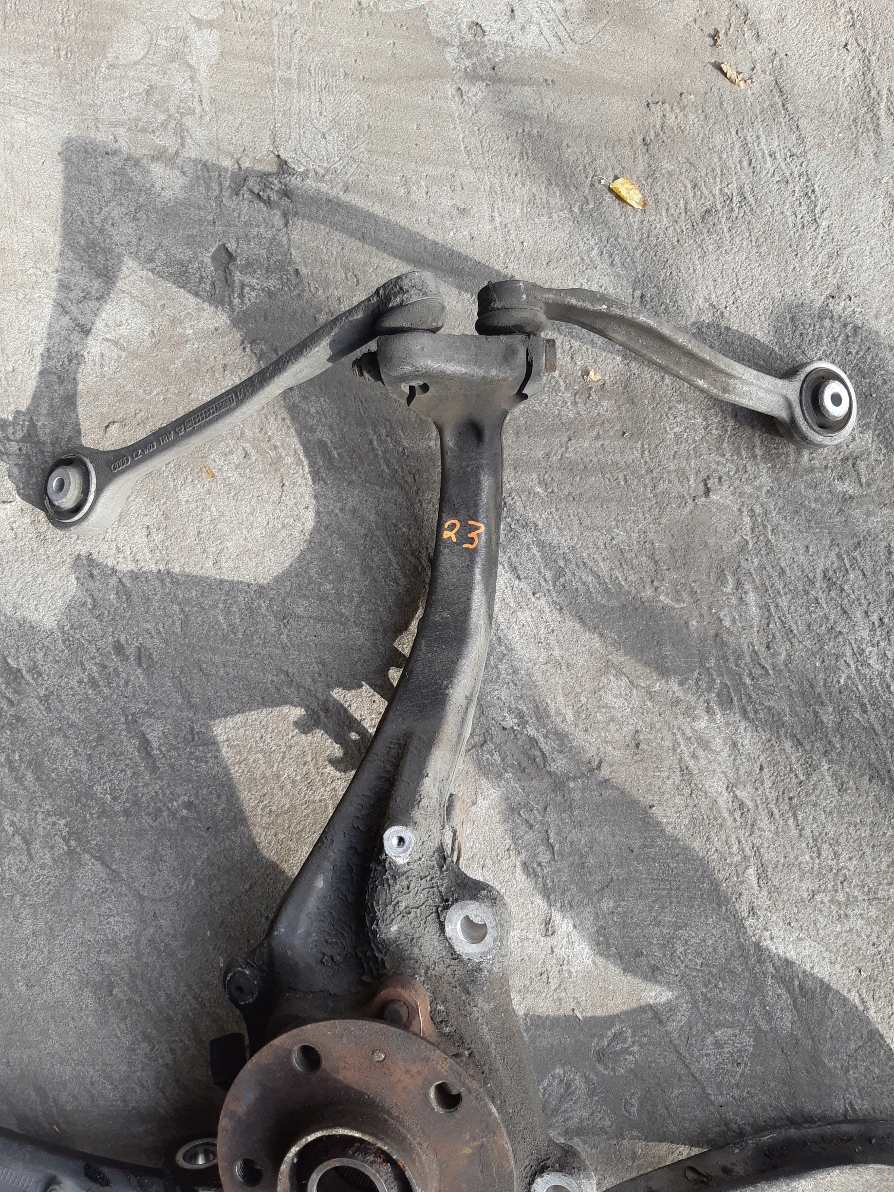 AUDI A4 B8 A5 8T A6 C7 A7 swing left left front 8K0407257E