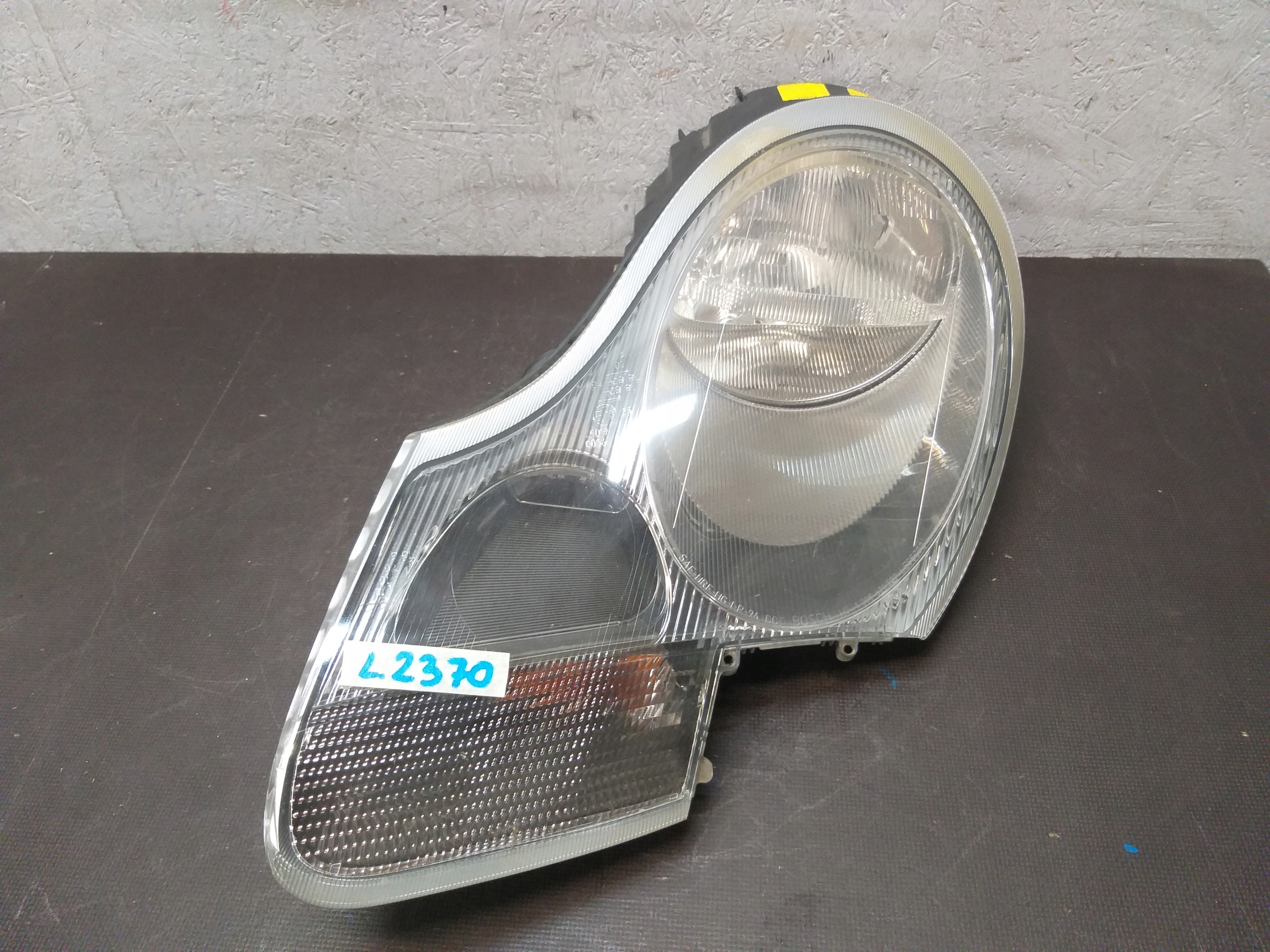 LIGHT FRONT LEFT PORSCHE CARRERA 911 996 97