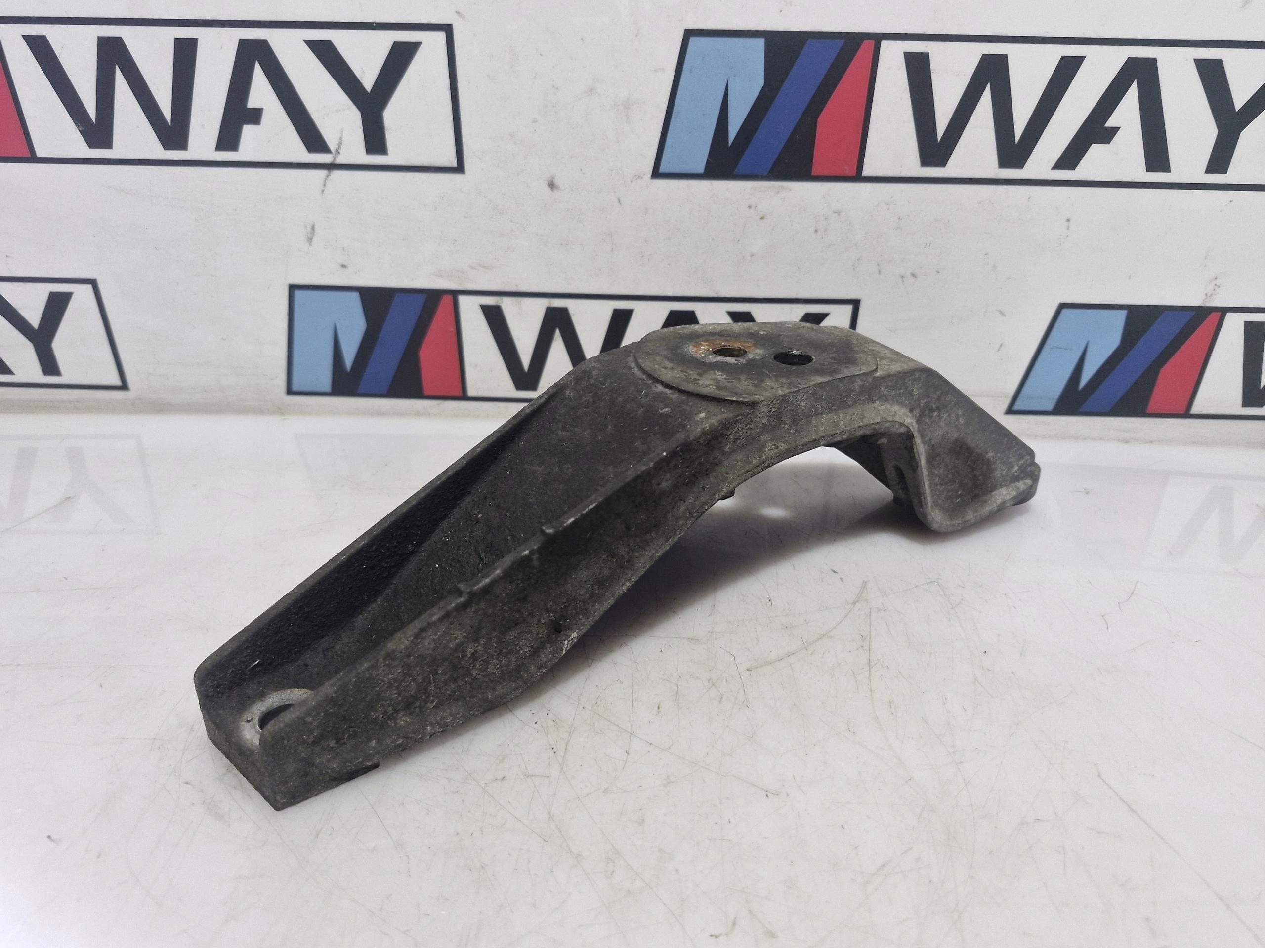 1096079 BMW E39 supporto staffa supporto motore sinistra