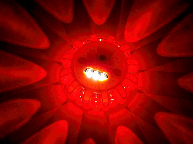 SAMOCHODOWA LAMPA AWARYJNA BŁYSKOWA LED MAGNES FLARA DROGOWA OSTRZEGAWCZA Typ samochodu 4x4/SUV Autobusy Samochody ciężarowe Samochody dostawcze Samochody kempingowe Samochody osobowe