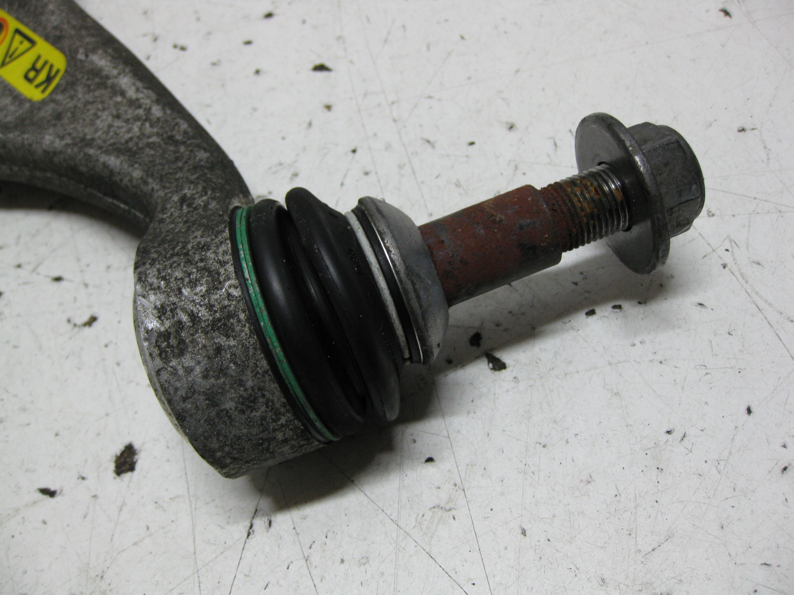 BMW F10 LIFT 2.0 D XD 14R arm right front