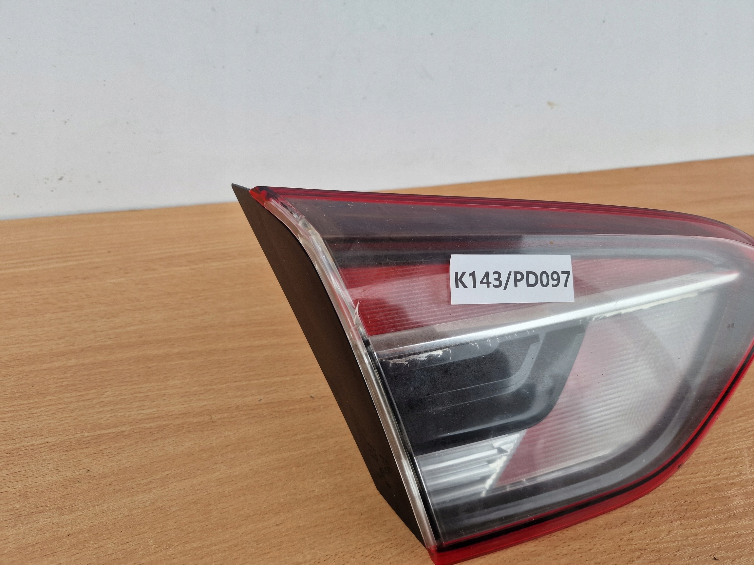 OPEL CROSSLAND X left light to the bonnet rear part inner