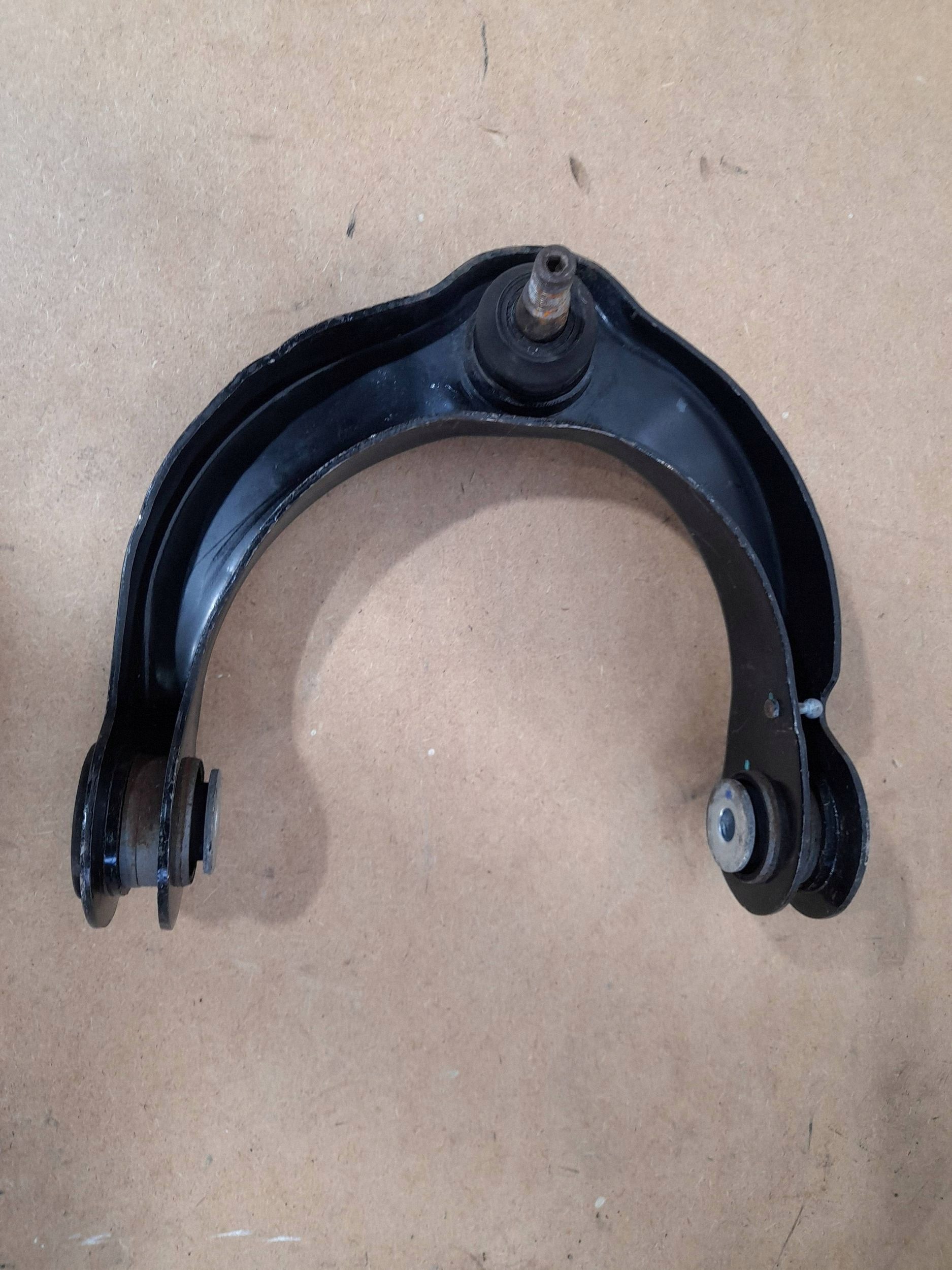 Jeep Grand Cherokee WK2 arm upper front left 68217808AB (Q912)