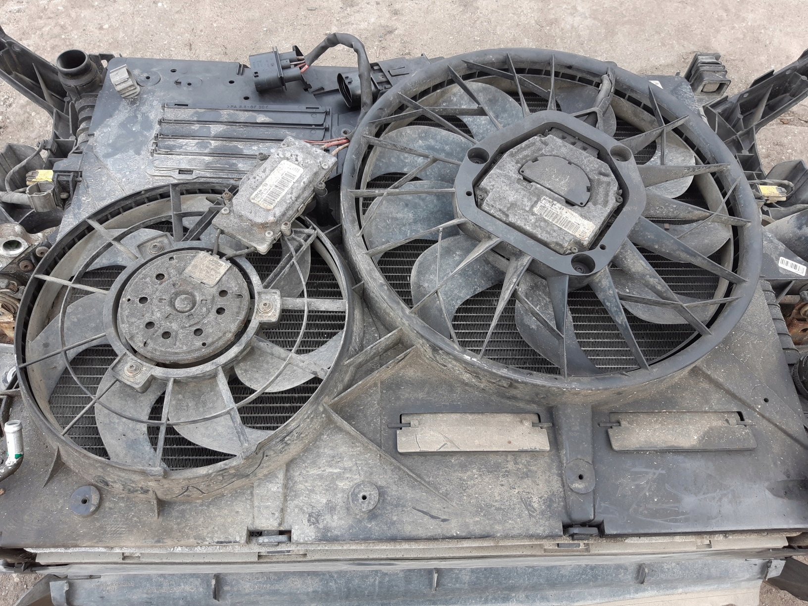 AUDI Q7 4L 3.0 TDI support panel for radiators pillar KOMPLET