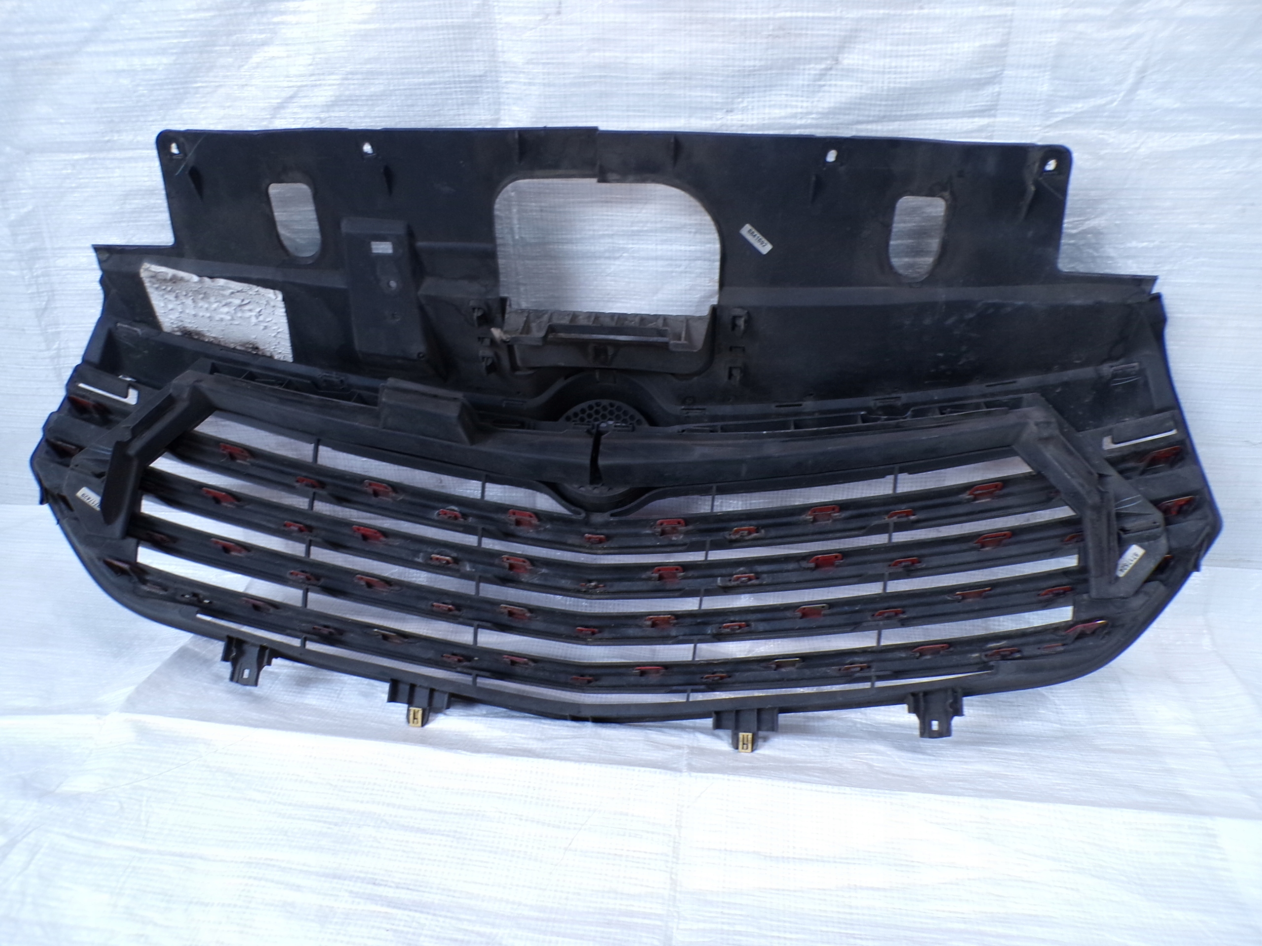 OPEL VIVARO B II GRILL ATRAPA 93452299 Strona zabudowy przód