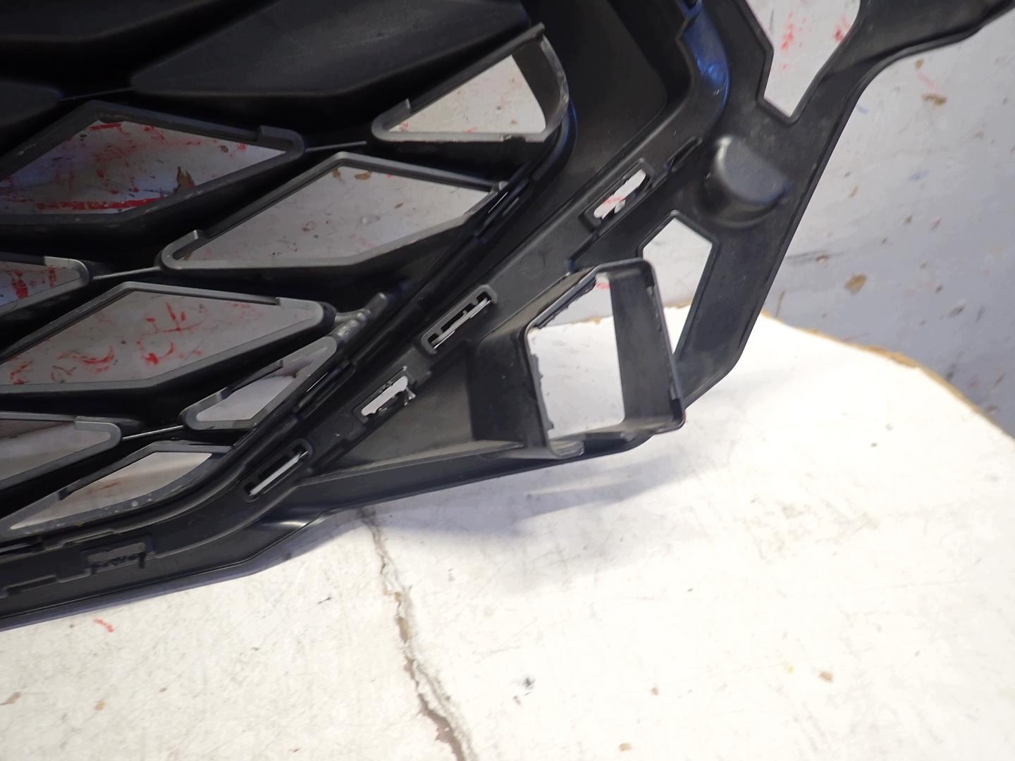 Grill SEAT ATECA LIFT 2020- 575853654P