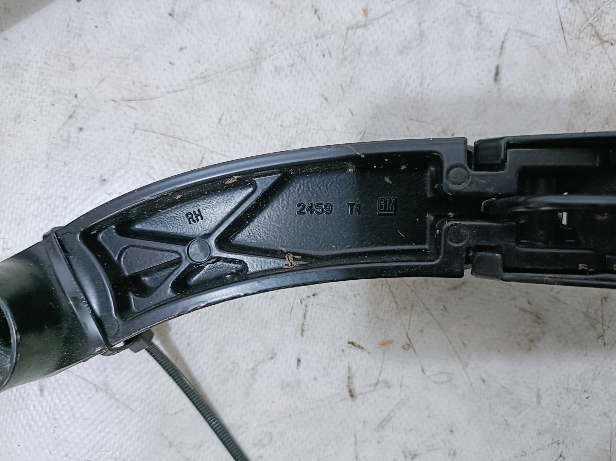 CADILLAC ESCALADE IV 15- wiper arms front L+P 2458 2459