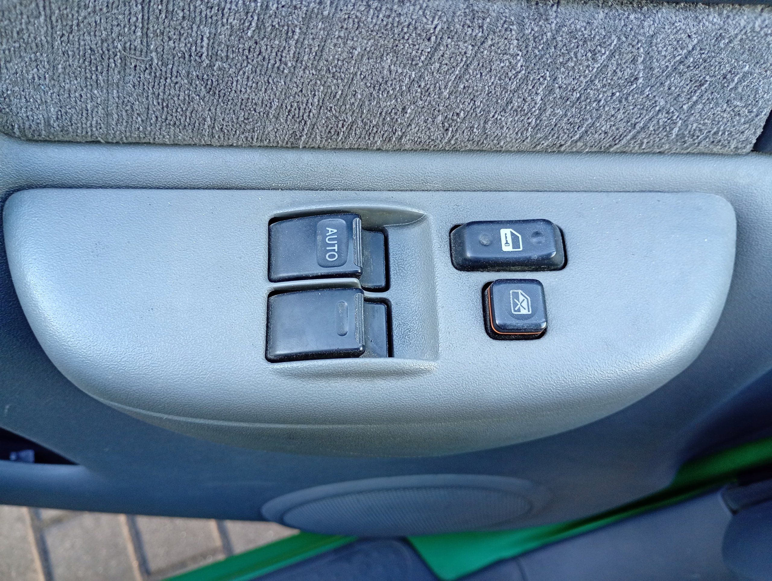 Toyota Yaris Verso 1 00-05 switch switch regulation regulacja windows