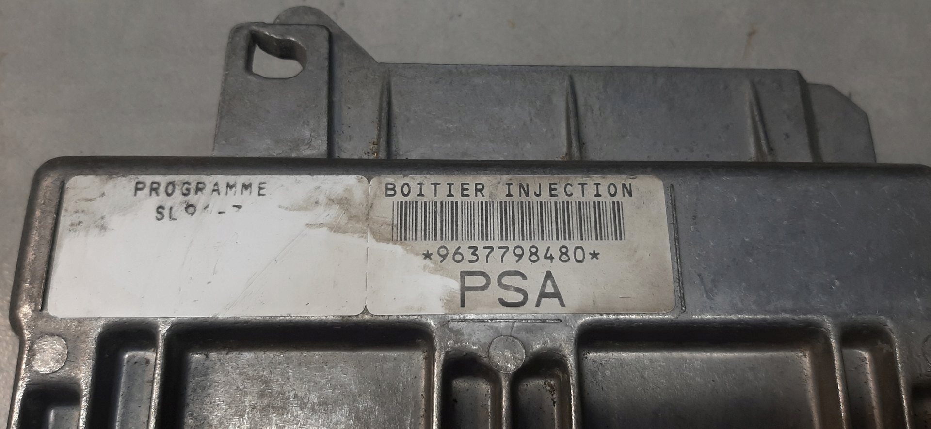 control unit of the engine PEUGEOT 306 1.8 9637798480