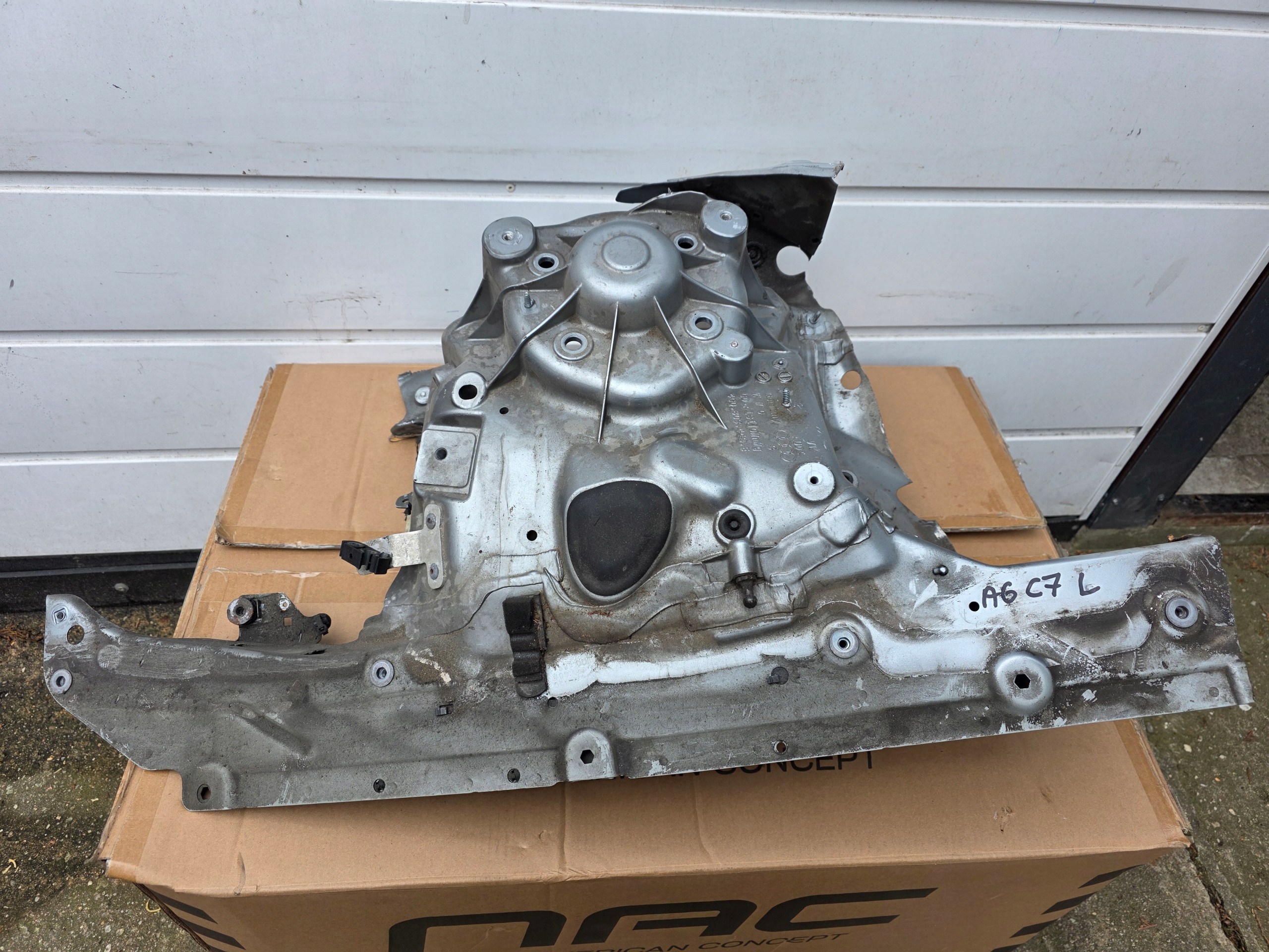FARTUCH placement left AUDI A6 C7 4G quarter left NOSEK