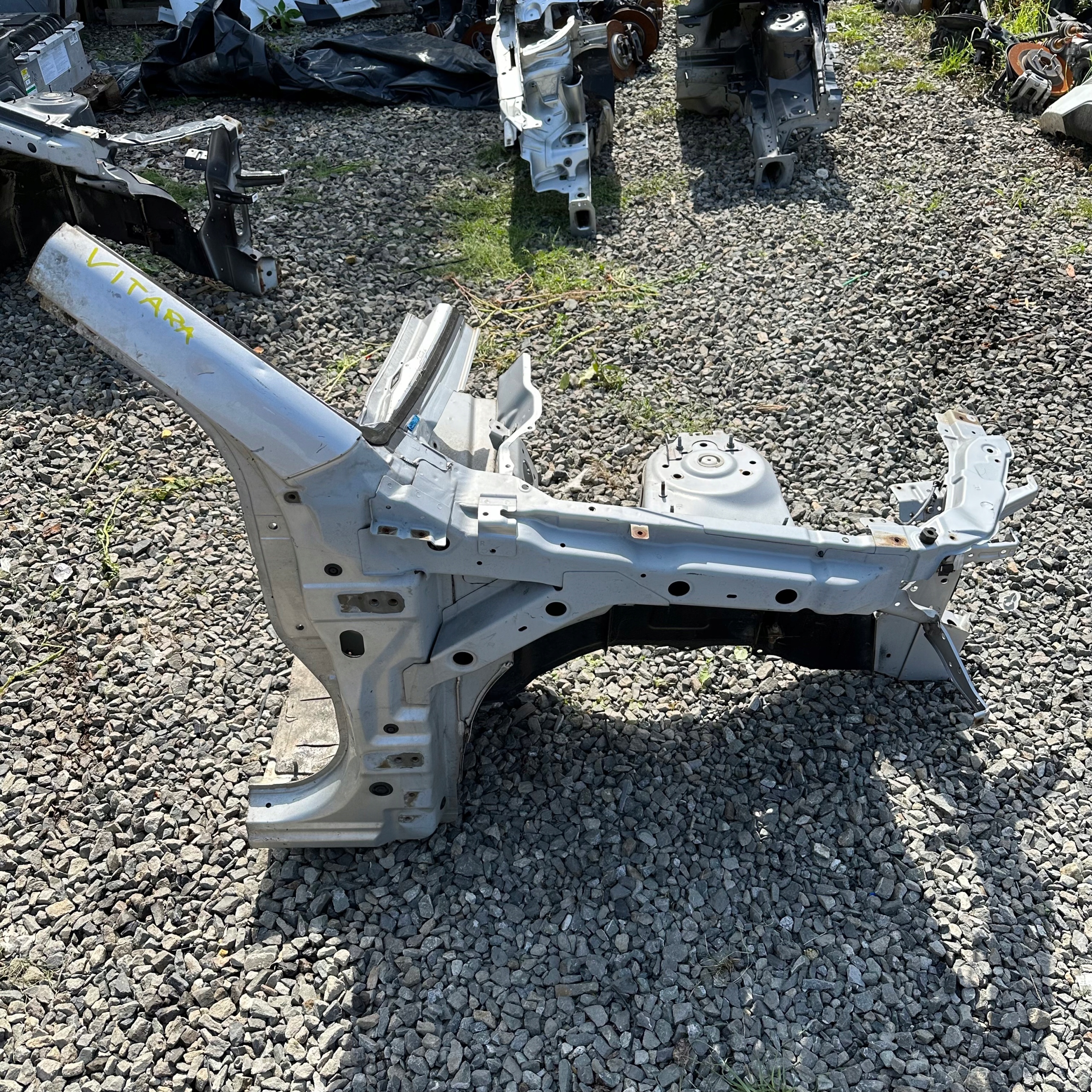 quarter CWIARA front right SUZUKI VITARA