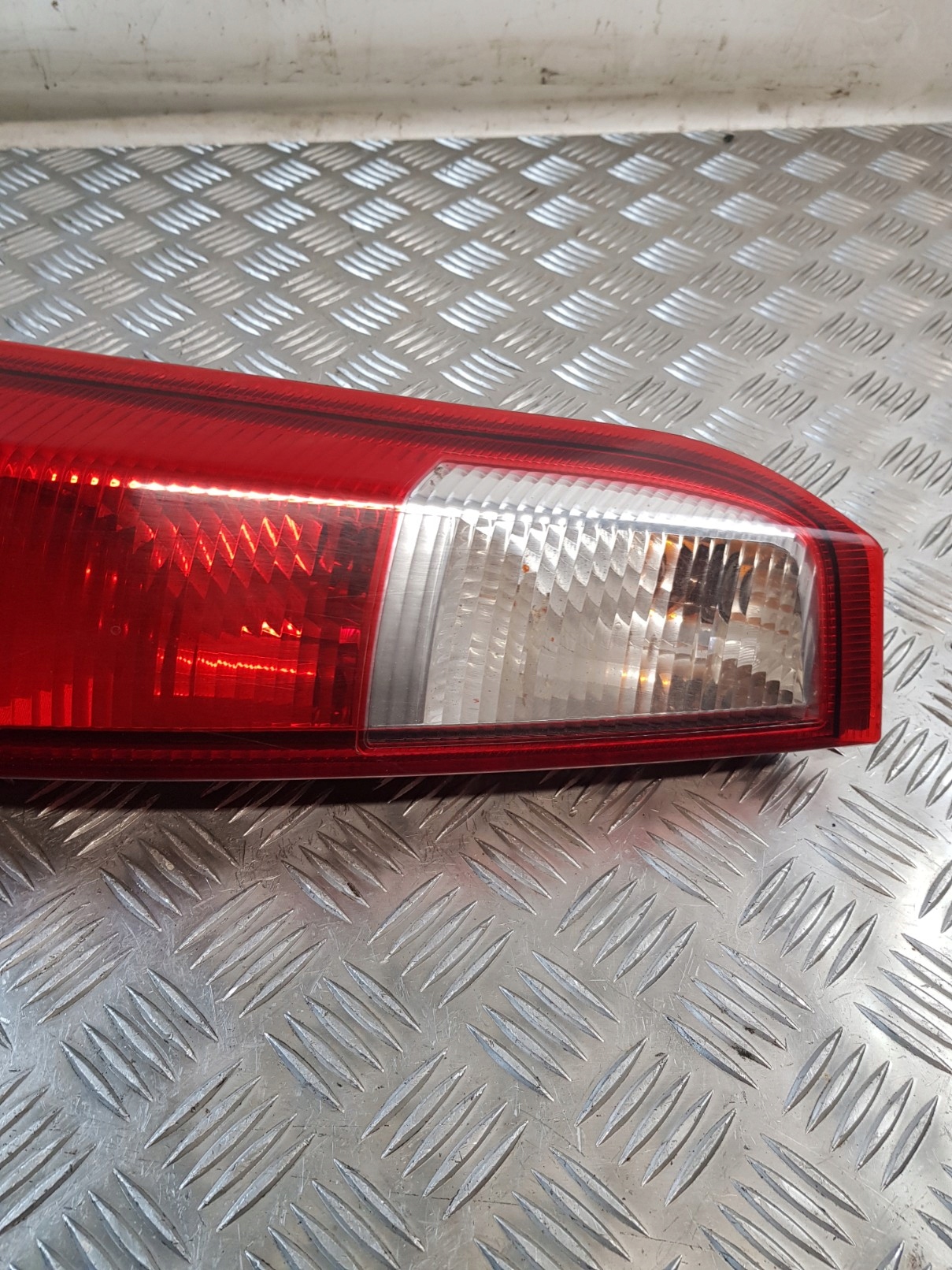 light left rear part 13203393 + insert OPEL MERIVA A 05R- EU