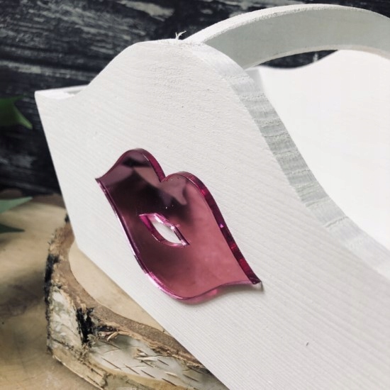 WESELNY KOSZYK RATUNKOWY DLA PAŃ LUSTRZANE USTA Kolor dominujący biały