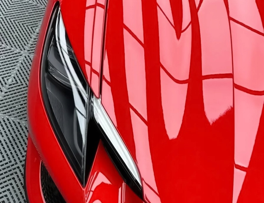 Kolorowa Folia PPF Phoenix Protect Zmiana Koloru Auta Gloss Ferrari Red Waga produktu z opakowaniem jednostkowym 14 kg