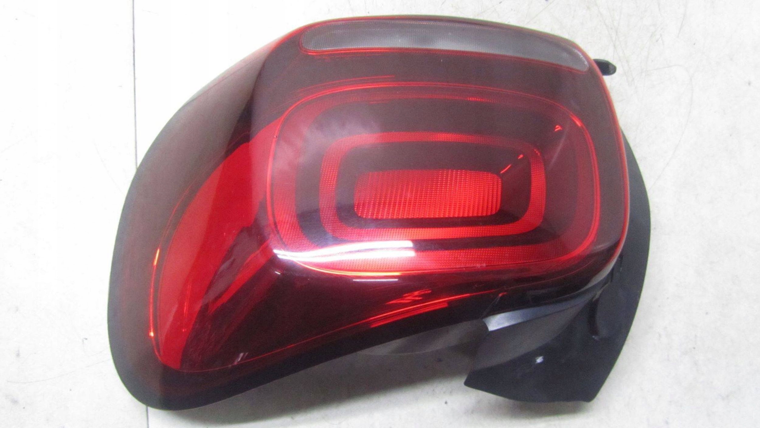 CITROEN C3 AIRCROSS LAMPA PRAWA TYŁ TYLNA 17- Typ samochodu Samochody osobowe