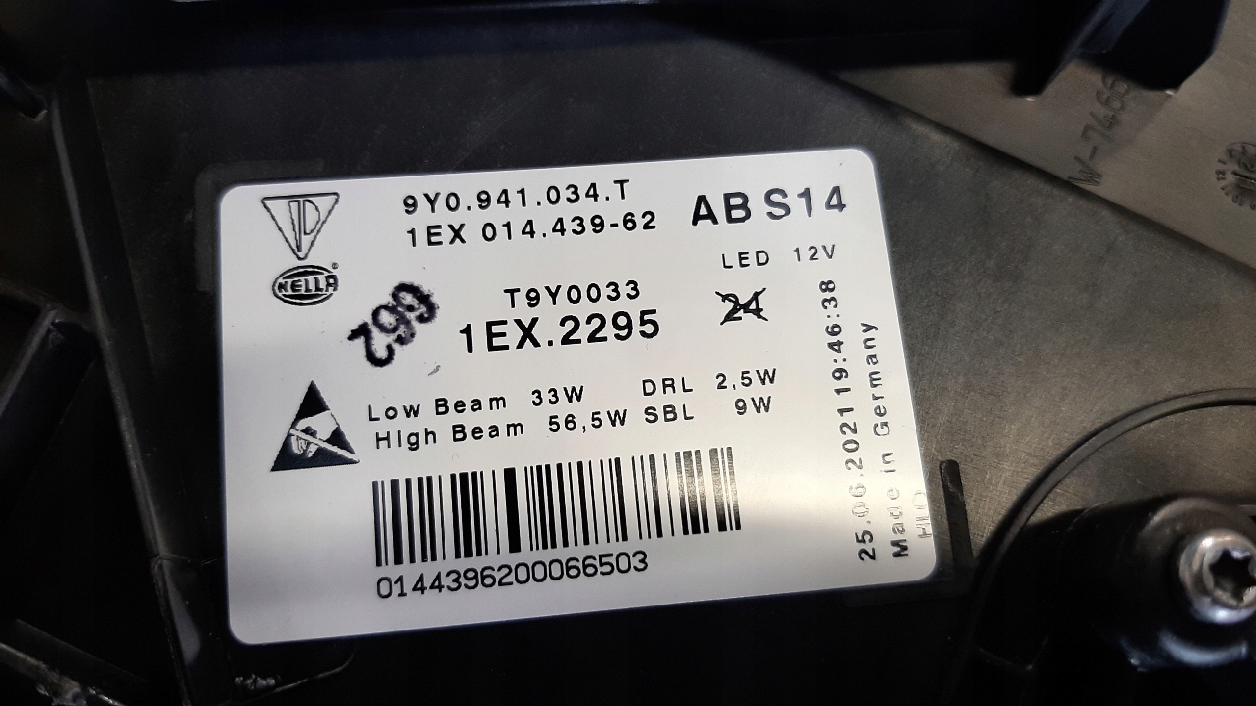 PORSCHE CAYENNE 2017+ REFLEKTOR LAMPA 9Y0941034T Producent części Hella