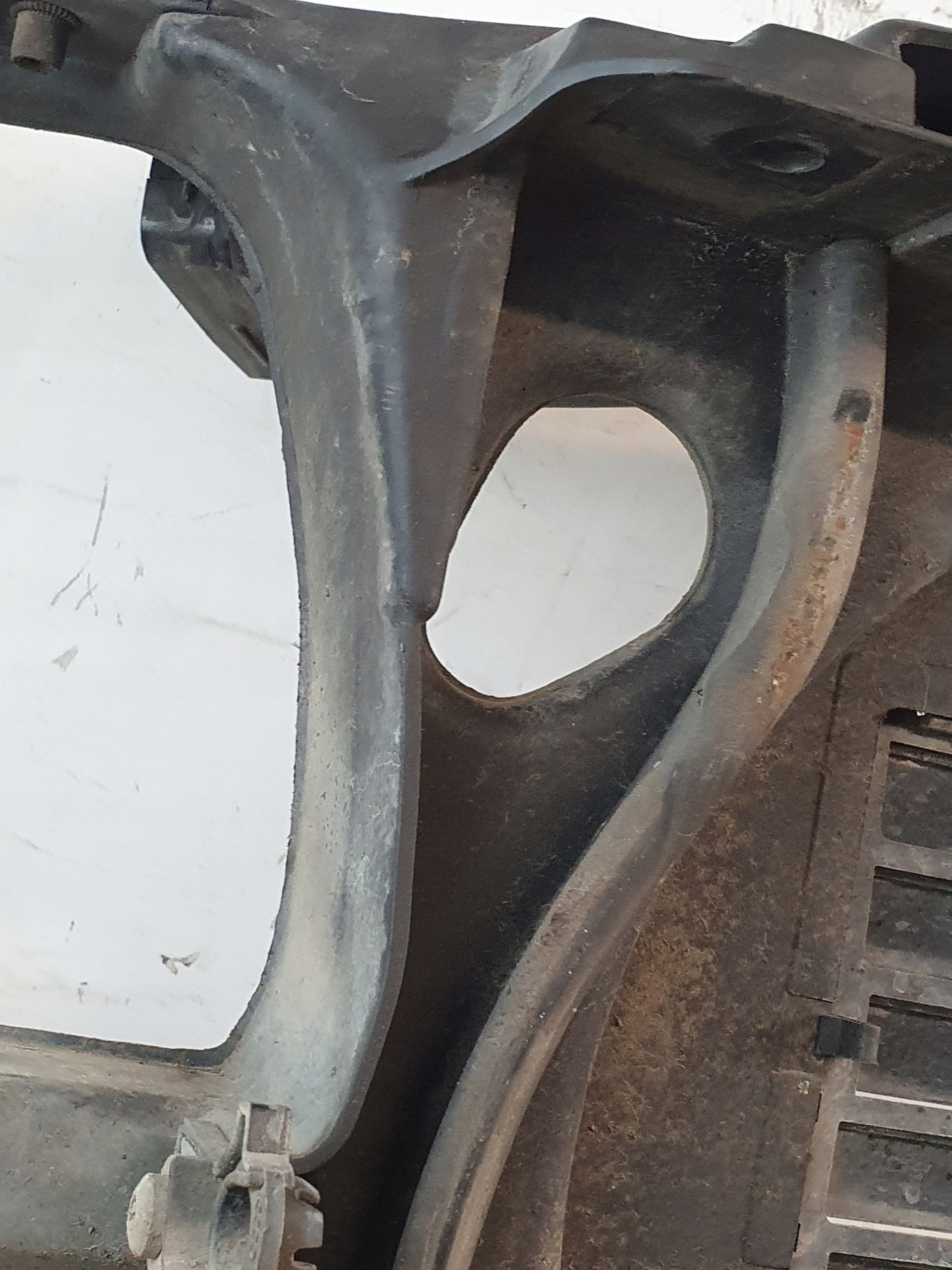 support panel for radiators pillar OE 1852734000 AUDI A4 B5 1.9TDI 95R.