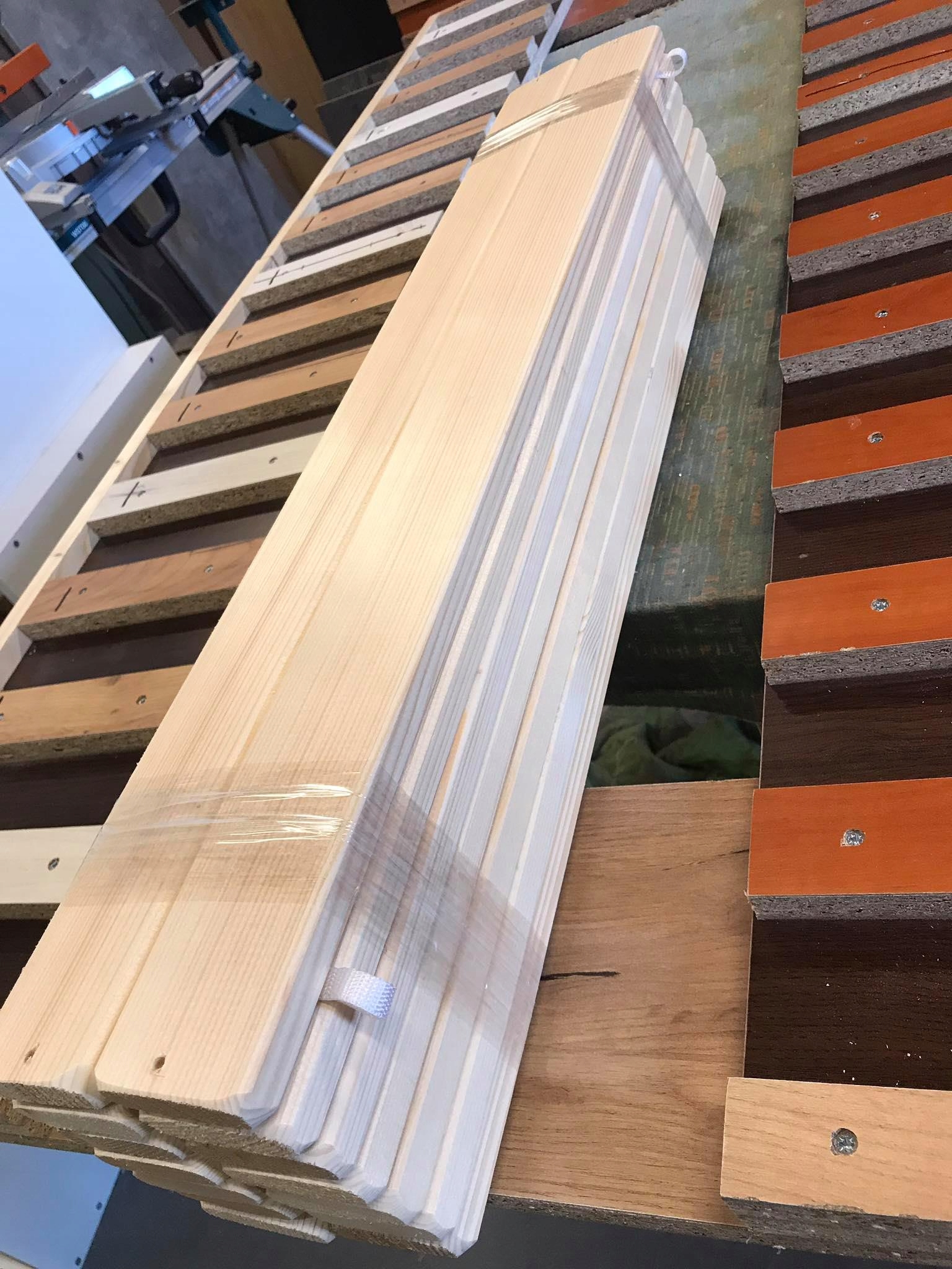 Stelaż do łóżka 90x200 drewniany, 12 listew Marka inna