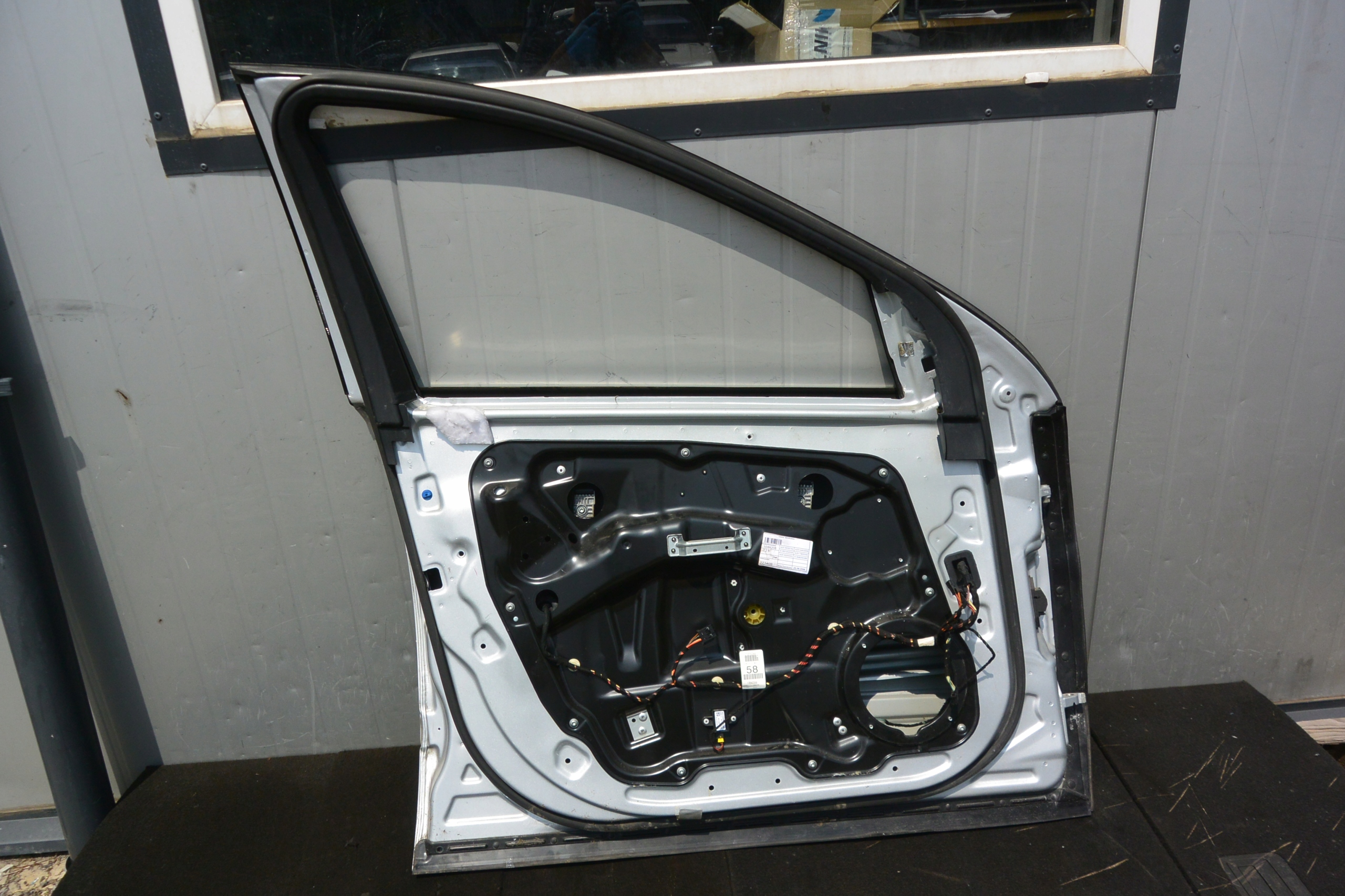 door left front MERCEDES R-KLASA W251 775 C775