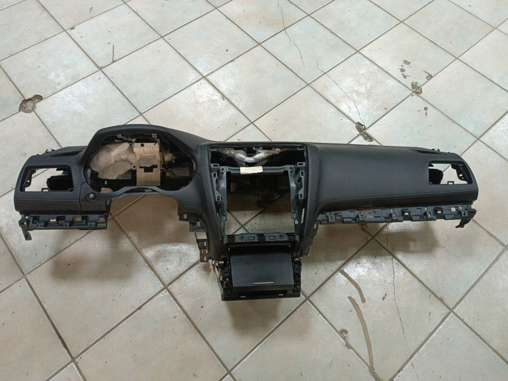 dashboard instrument panel console Subaru Legacy 6 facelift BN 2019 WQP0X016771